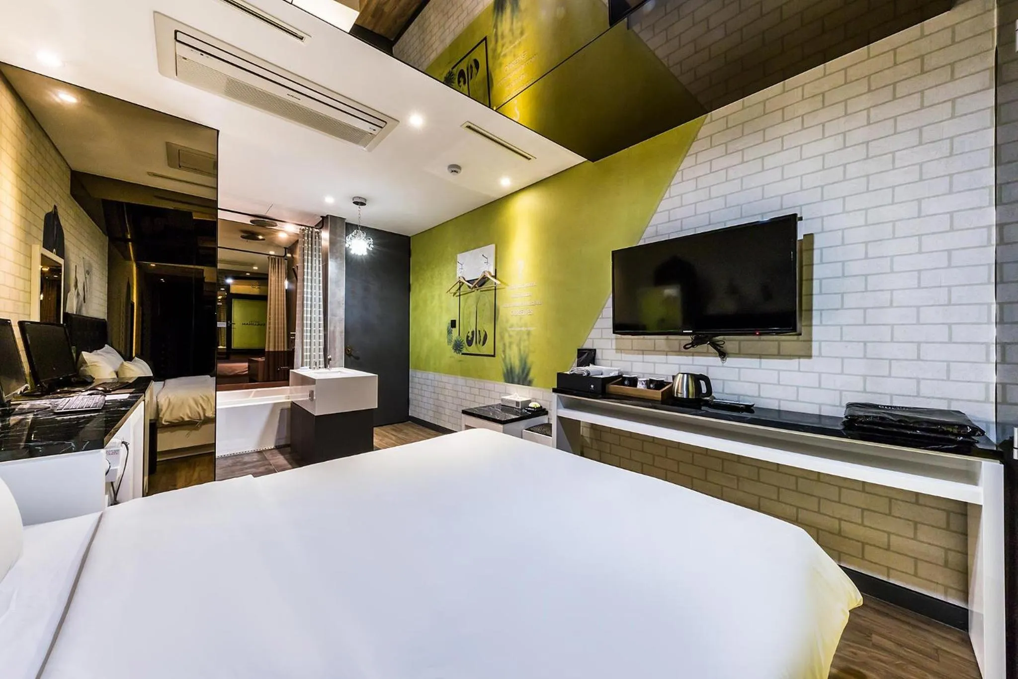 Bed in Hotel Cullinan jongno