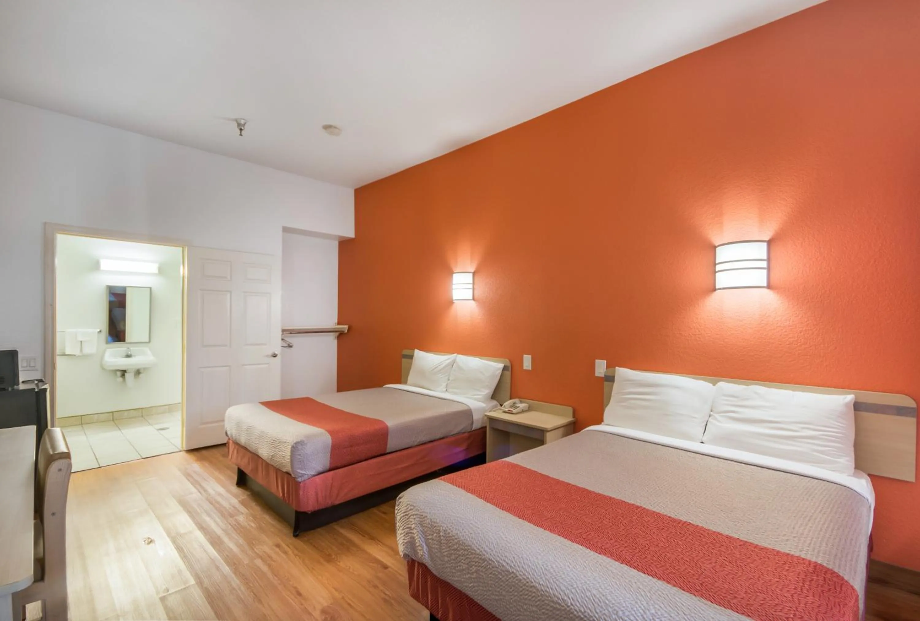 Bedroom, Bed in Americas Best Value Inn & Suites Humble