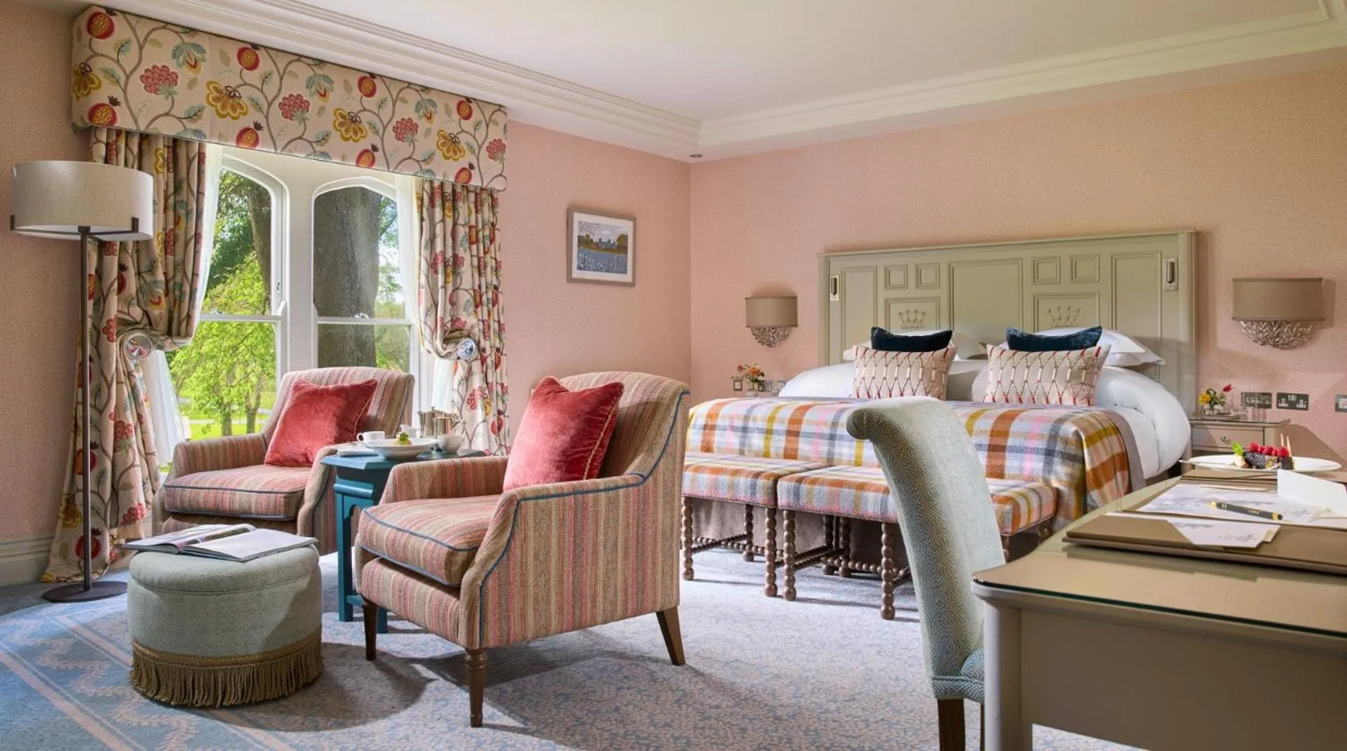 Bedroom in Dromoland Castle