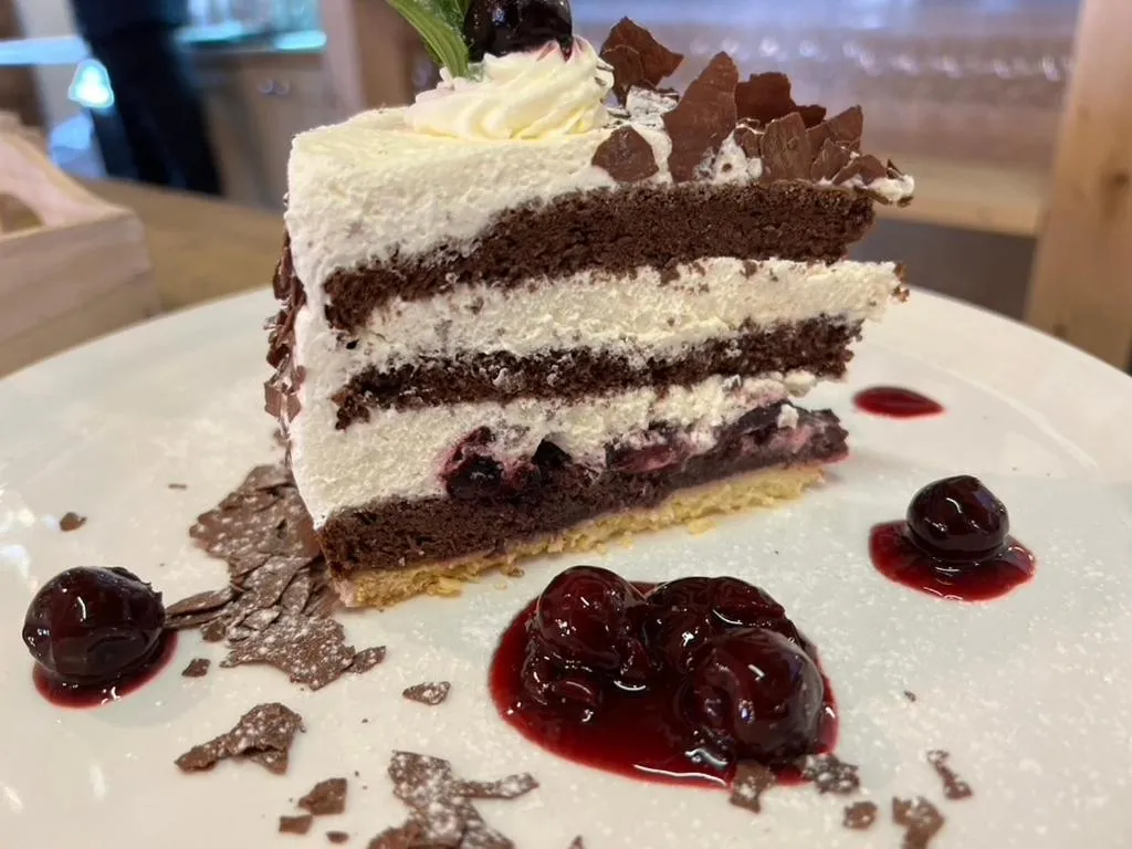 Restaurant/places to eat in Erezsässhütte