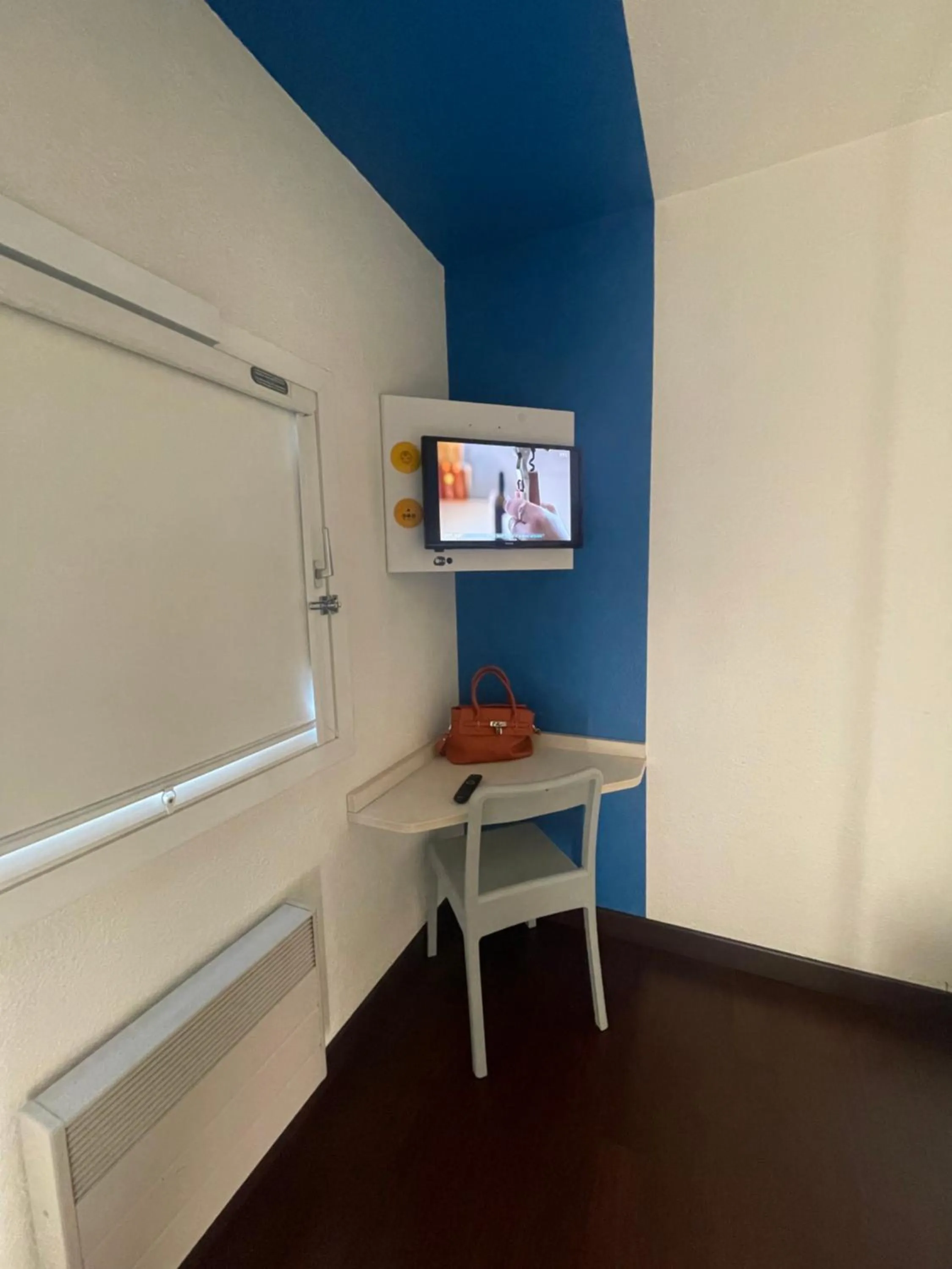 Seating area in Unisotel Bollène A7 Ex-Hotel F1