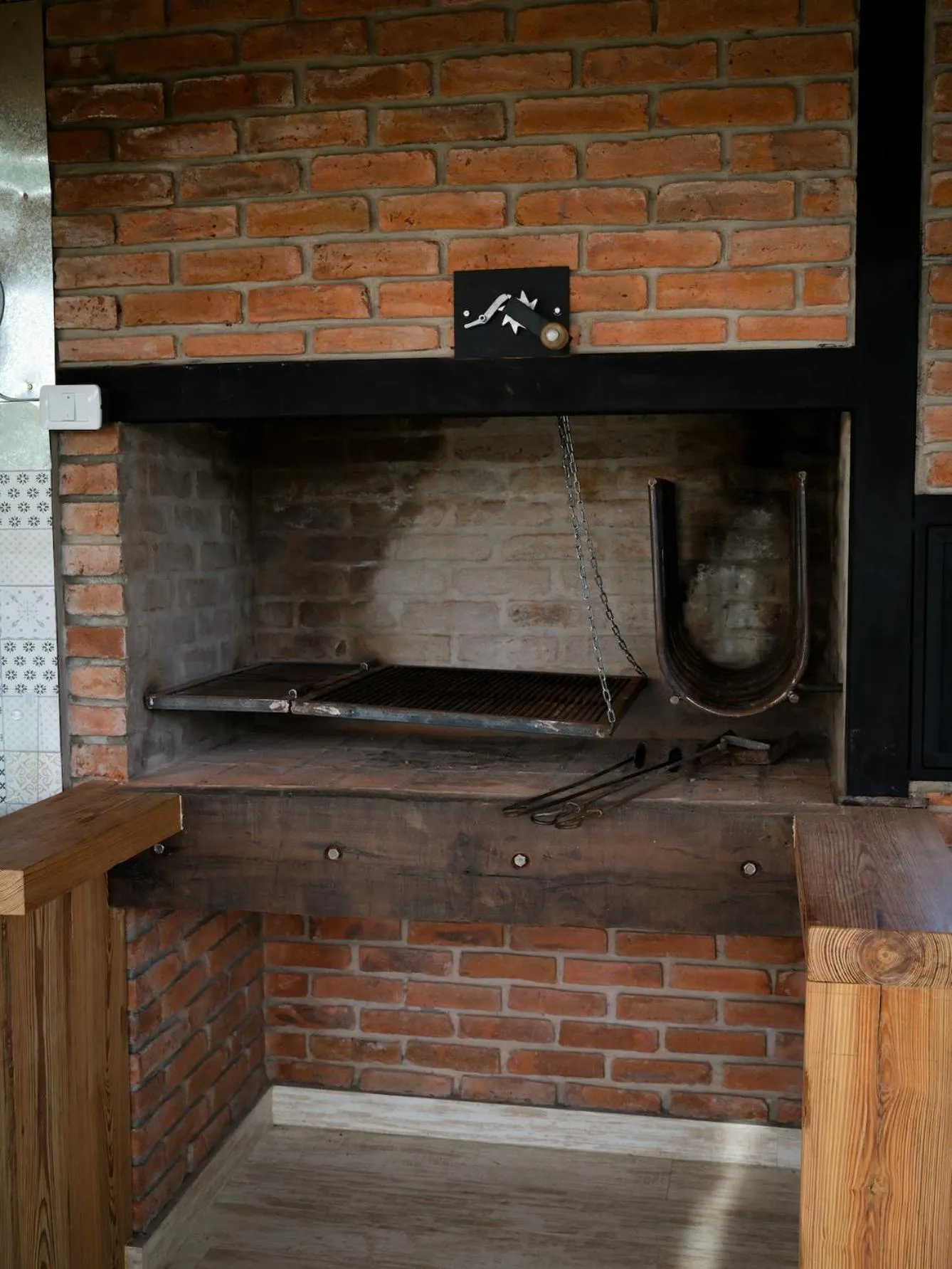 Communal kitchen in Caliu Earthship Ecolodge