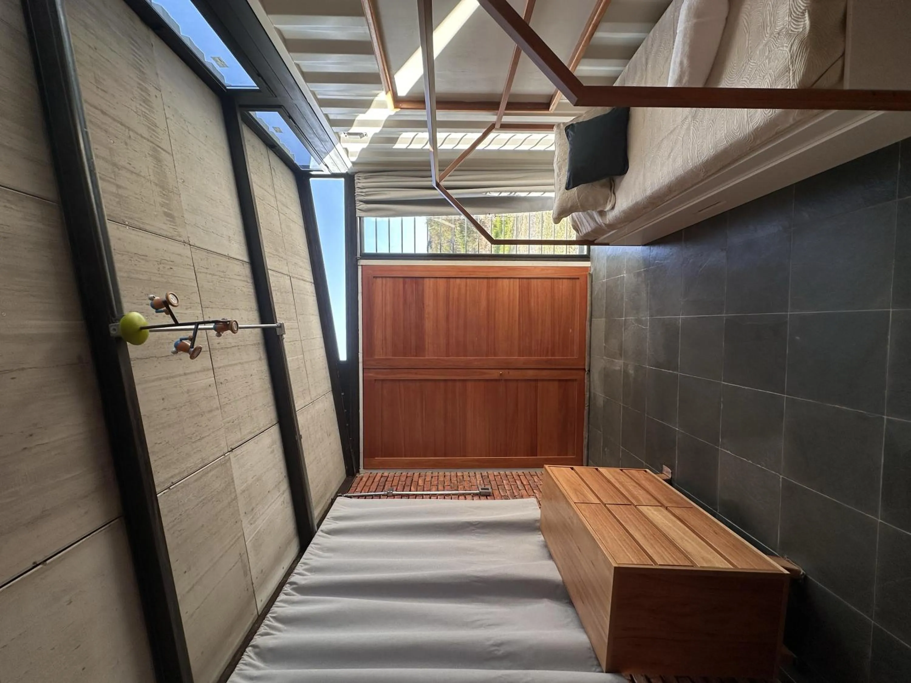 Caliu Earthship Ecolodge