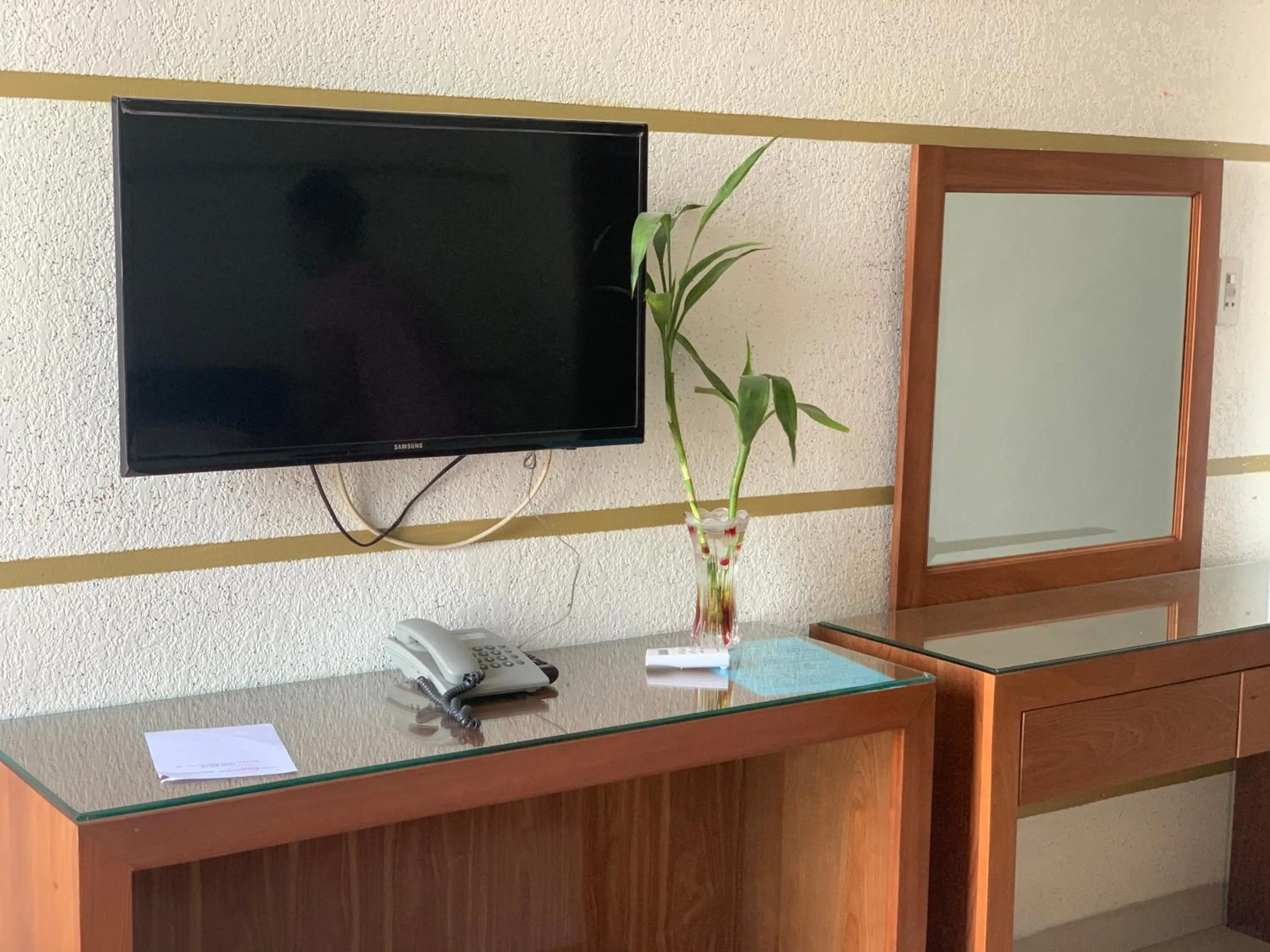 Hưng Thành Riverside Hotel