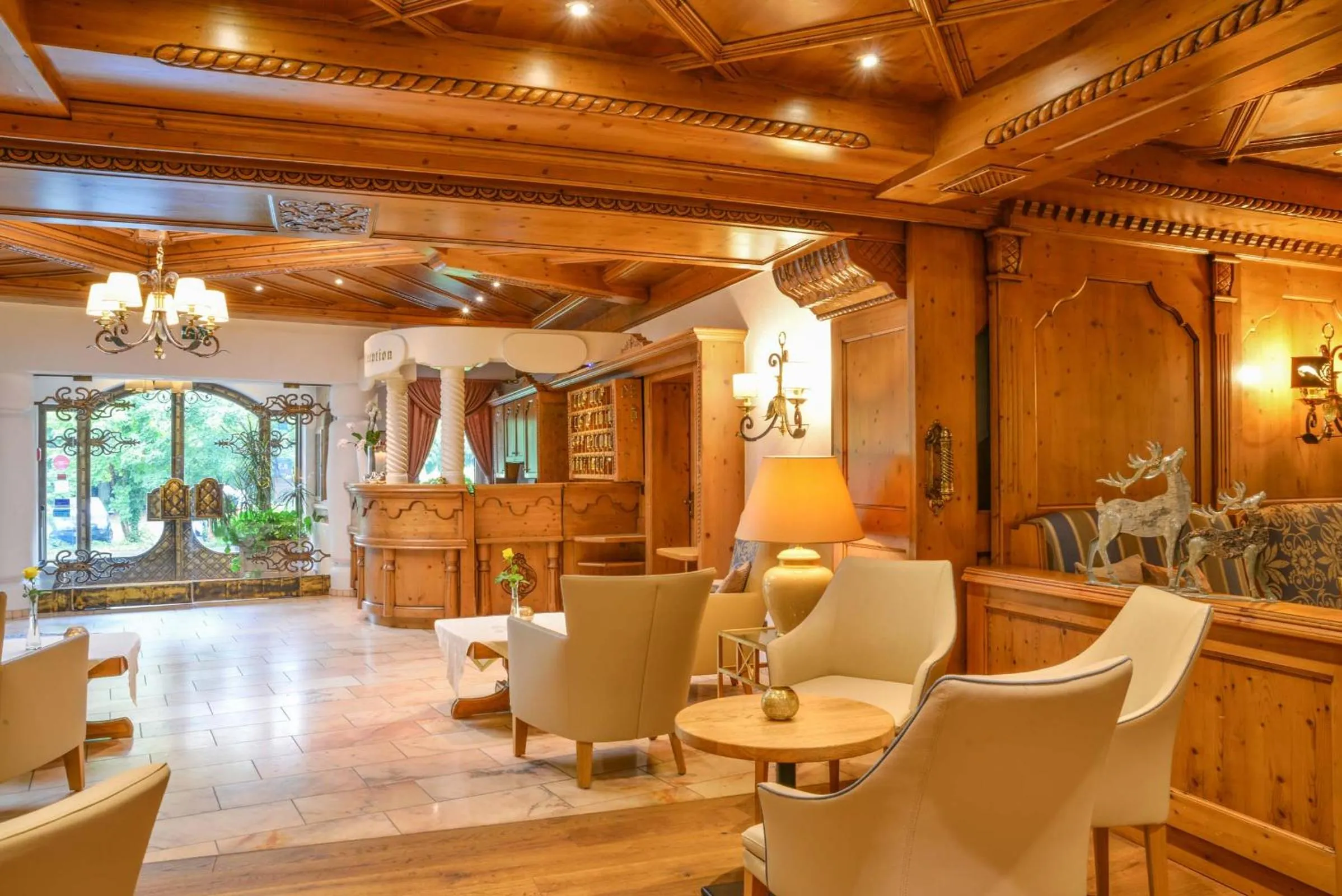 Communal lounge/ TV room in Doerr Landhotel & Spa