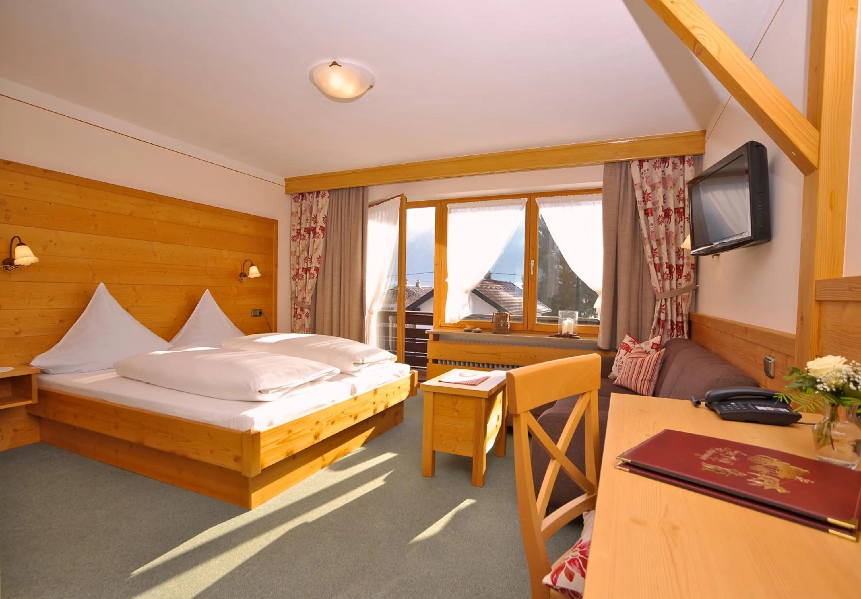 Photo of the whole room, Bed in Landgasthof Zur Post