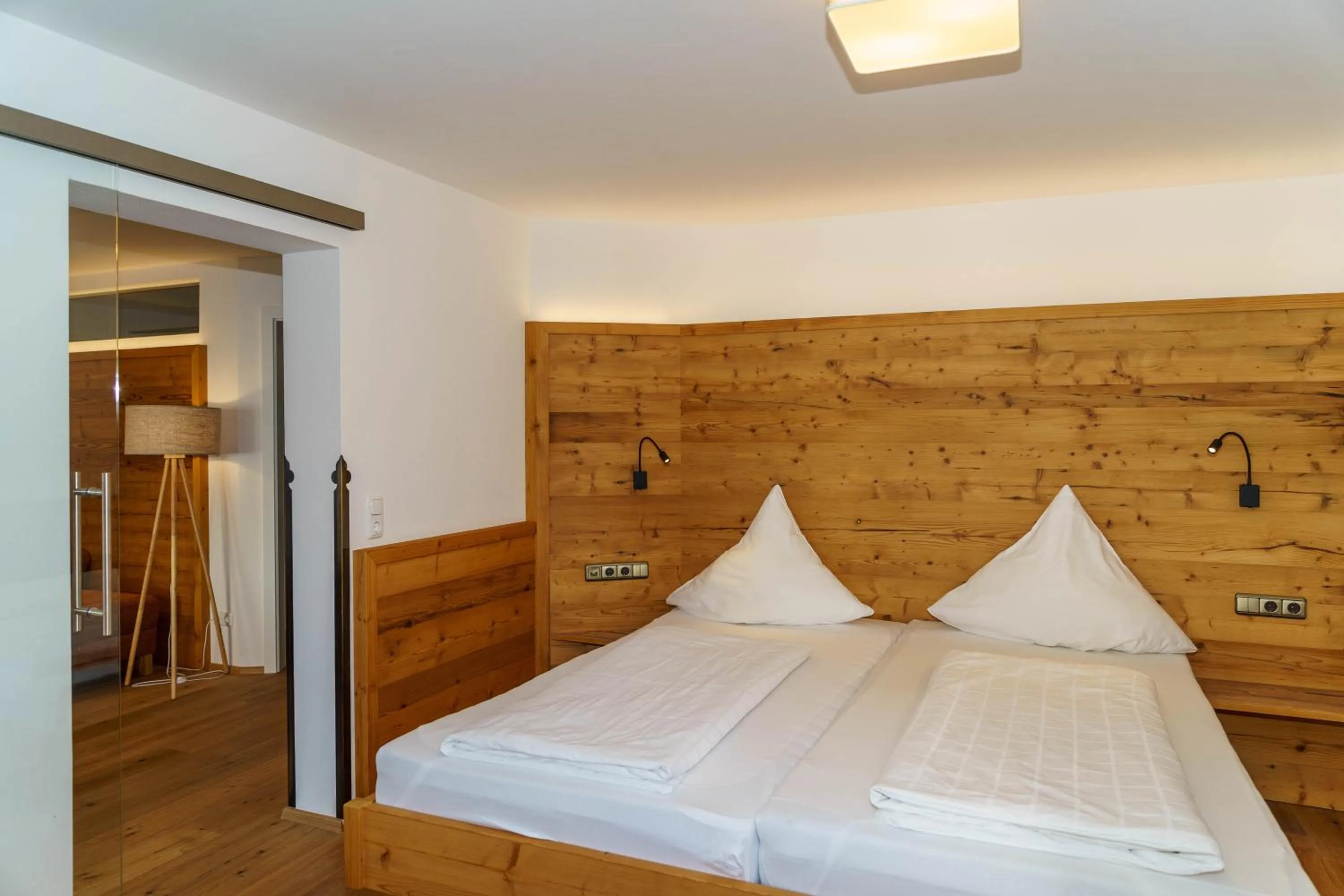 Bedroom, Bed in Landgasthof Zur Post