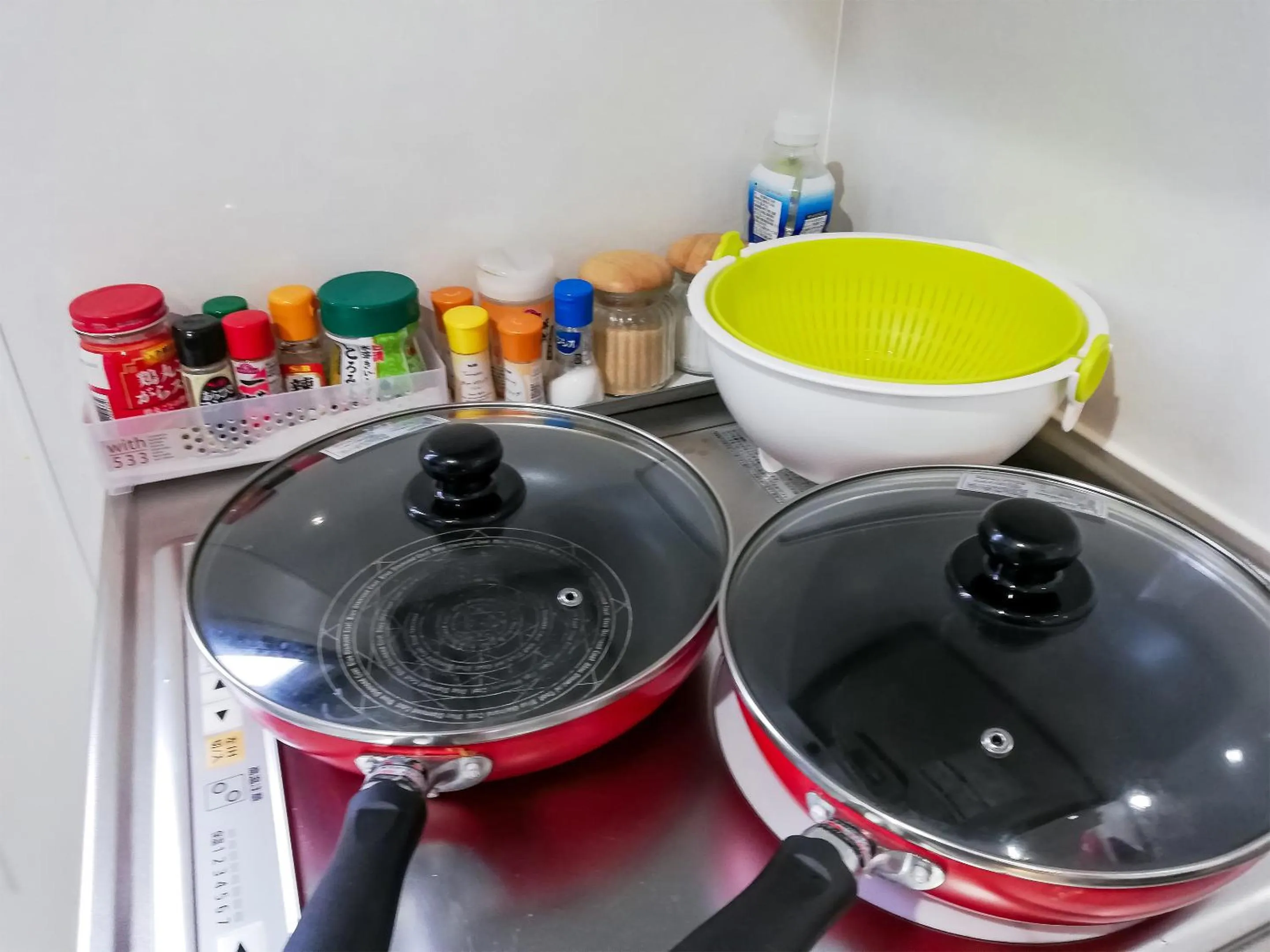 Communal kitchen in Room Biotop YOMITAN