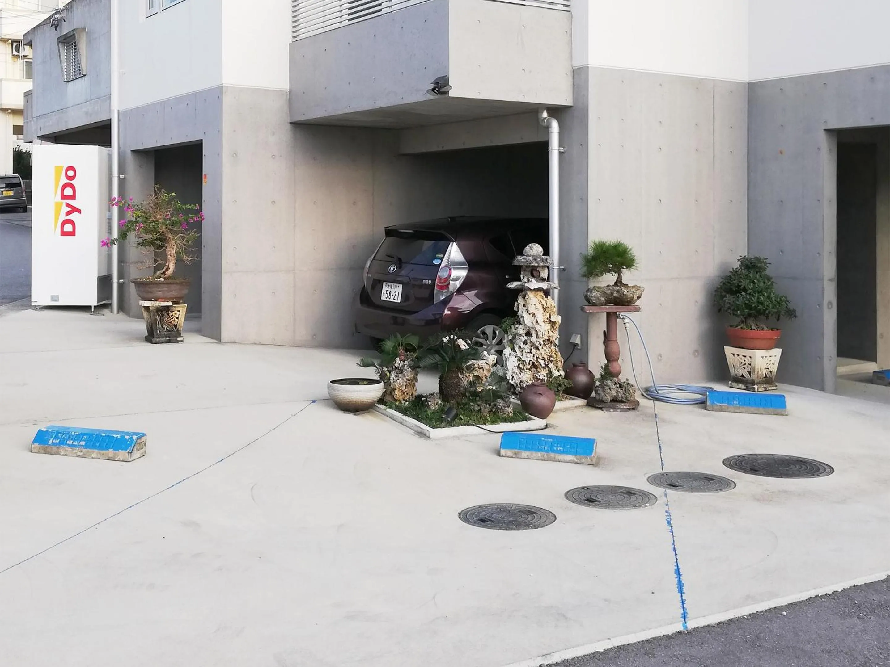 Property building in Room Biotop YOMITAN