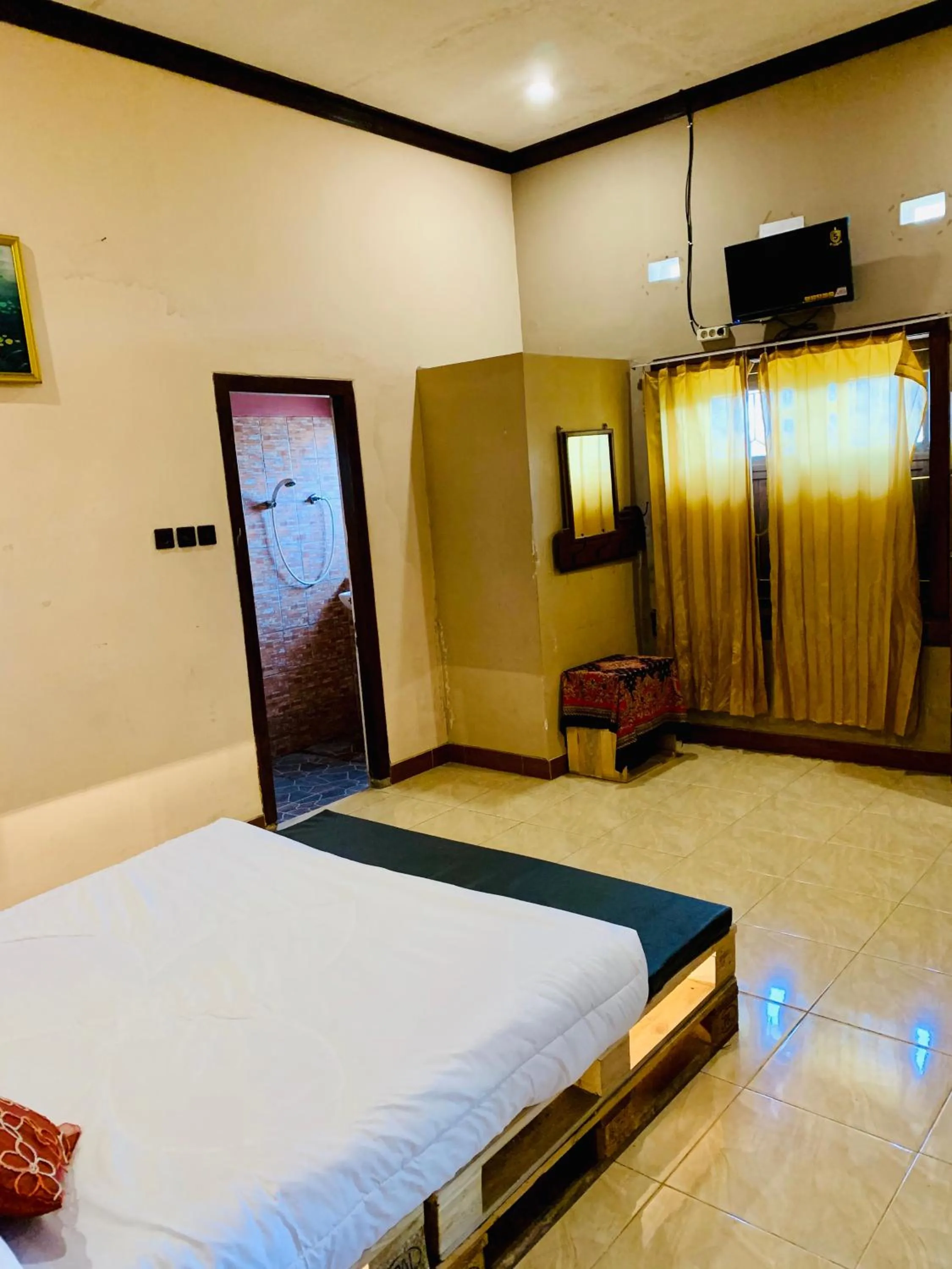 Bed in Hotel Santoso Batu