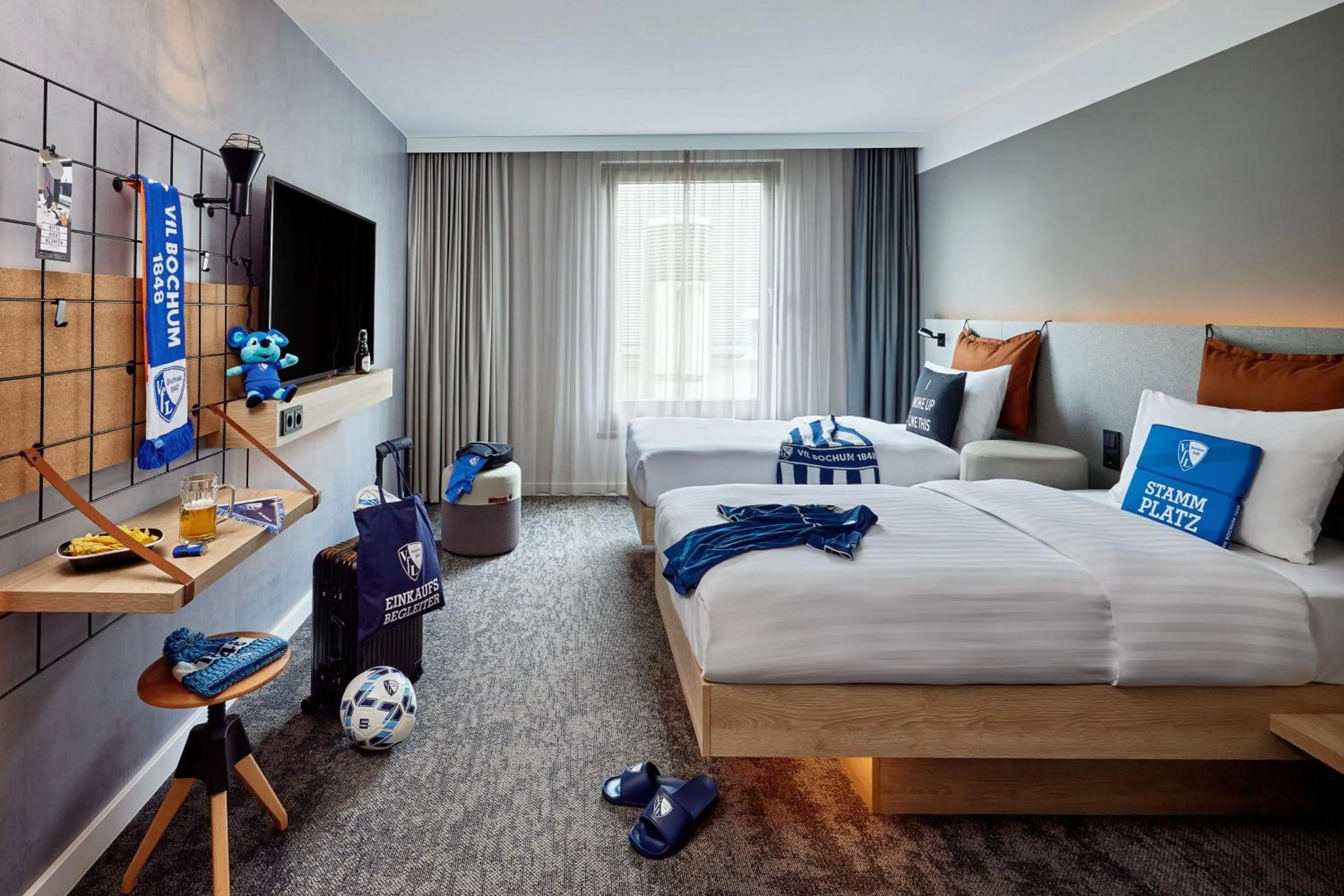 Photo of the whole room, Bed in Moxy Bochum