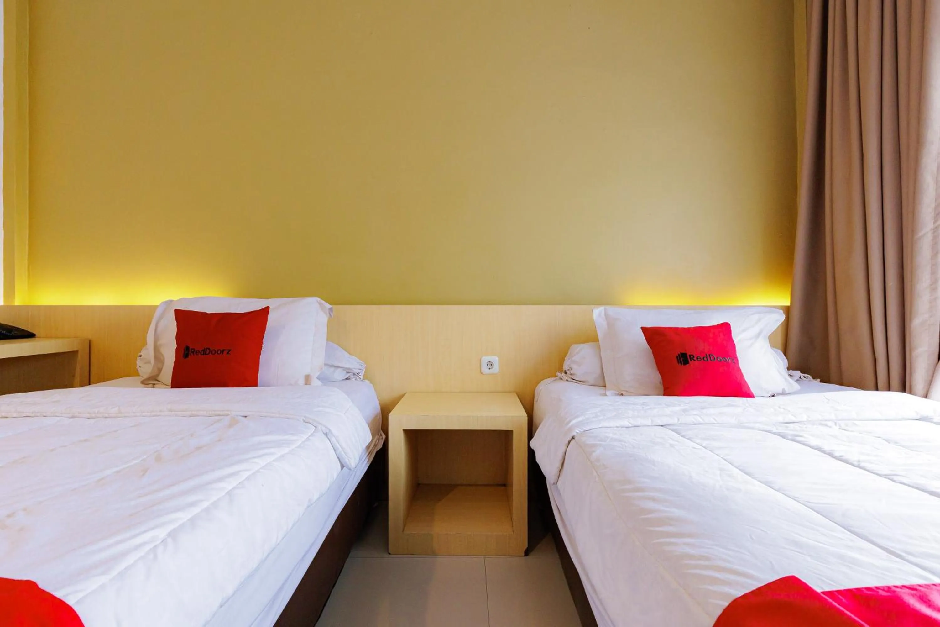 Bedroom, Bed in RedDoorz Plus Syariah near Museum Lampung