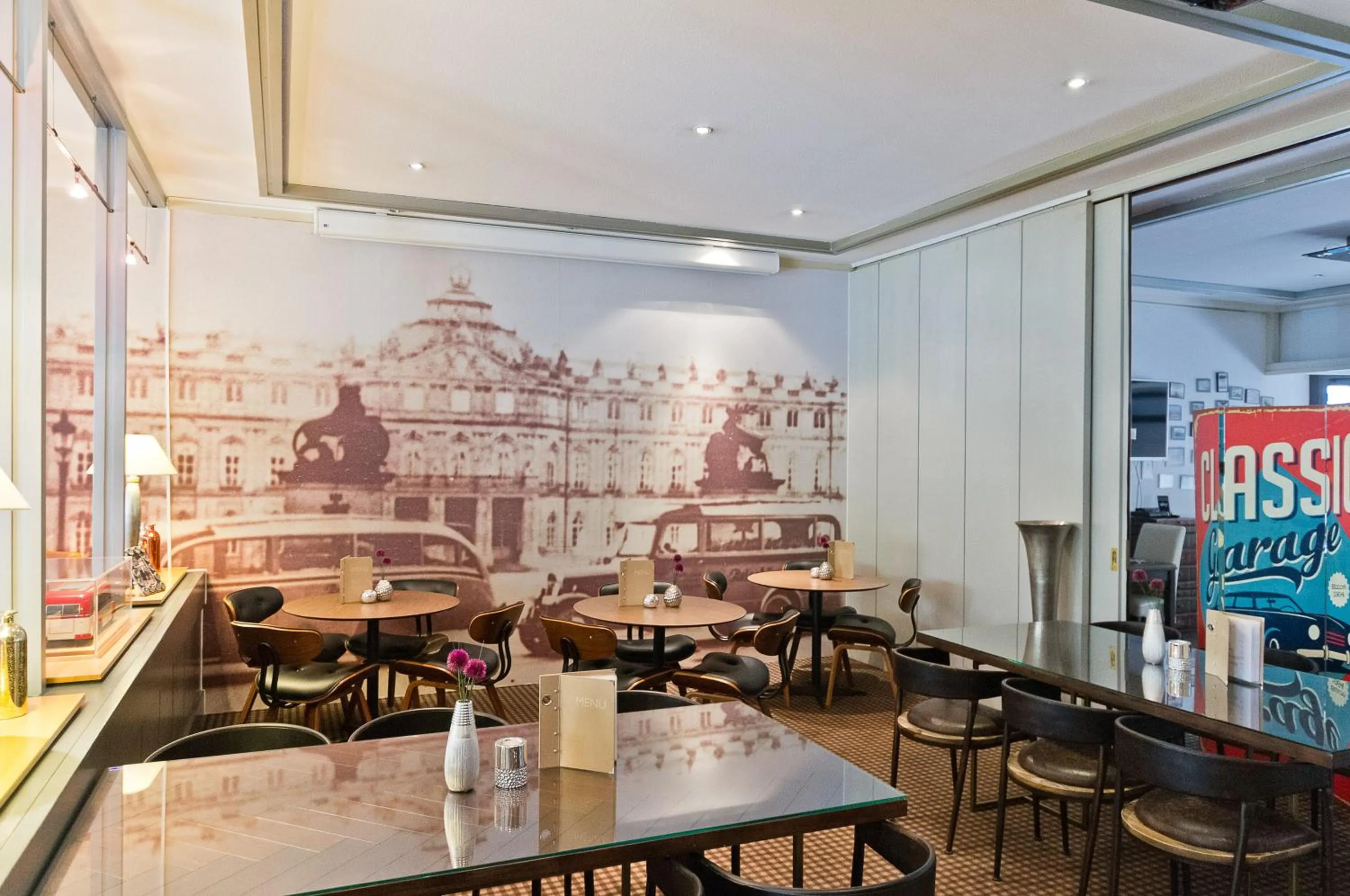 Restaurant/places to eat in Arthotel ANA Neotel