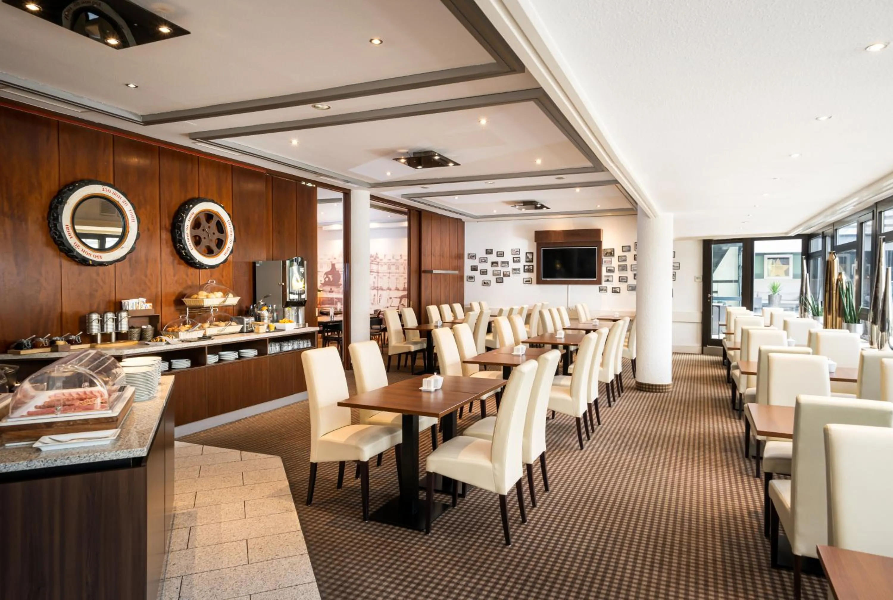 Breakfast in Arthotel ANA Neotel