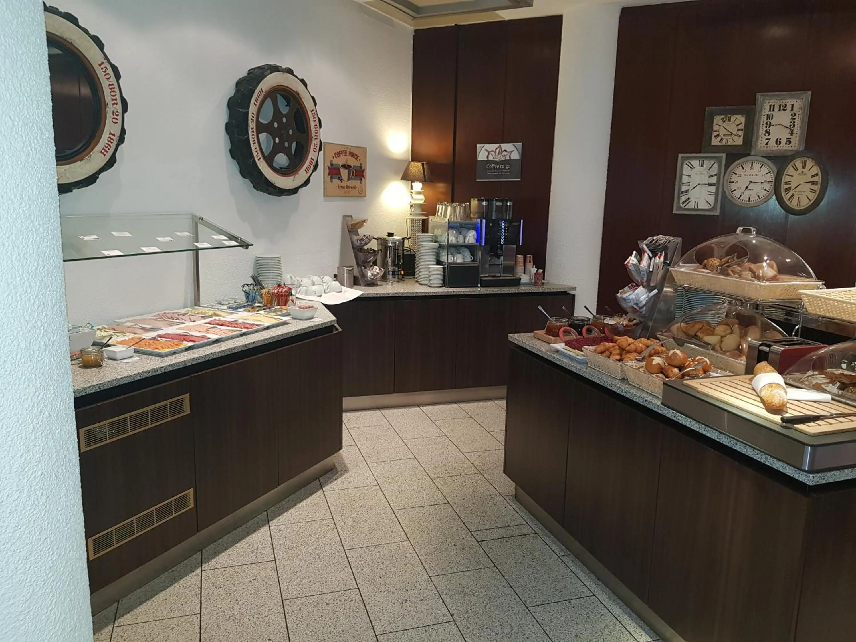 Breakfast in Arthotel ANA Neotel