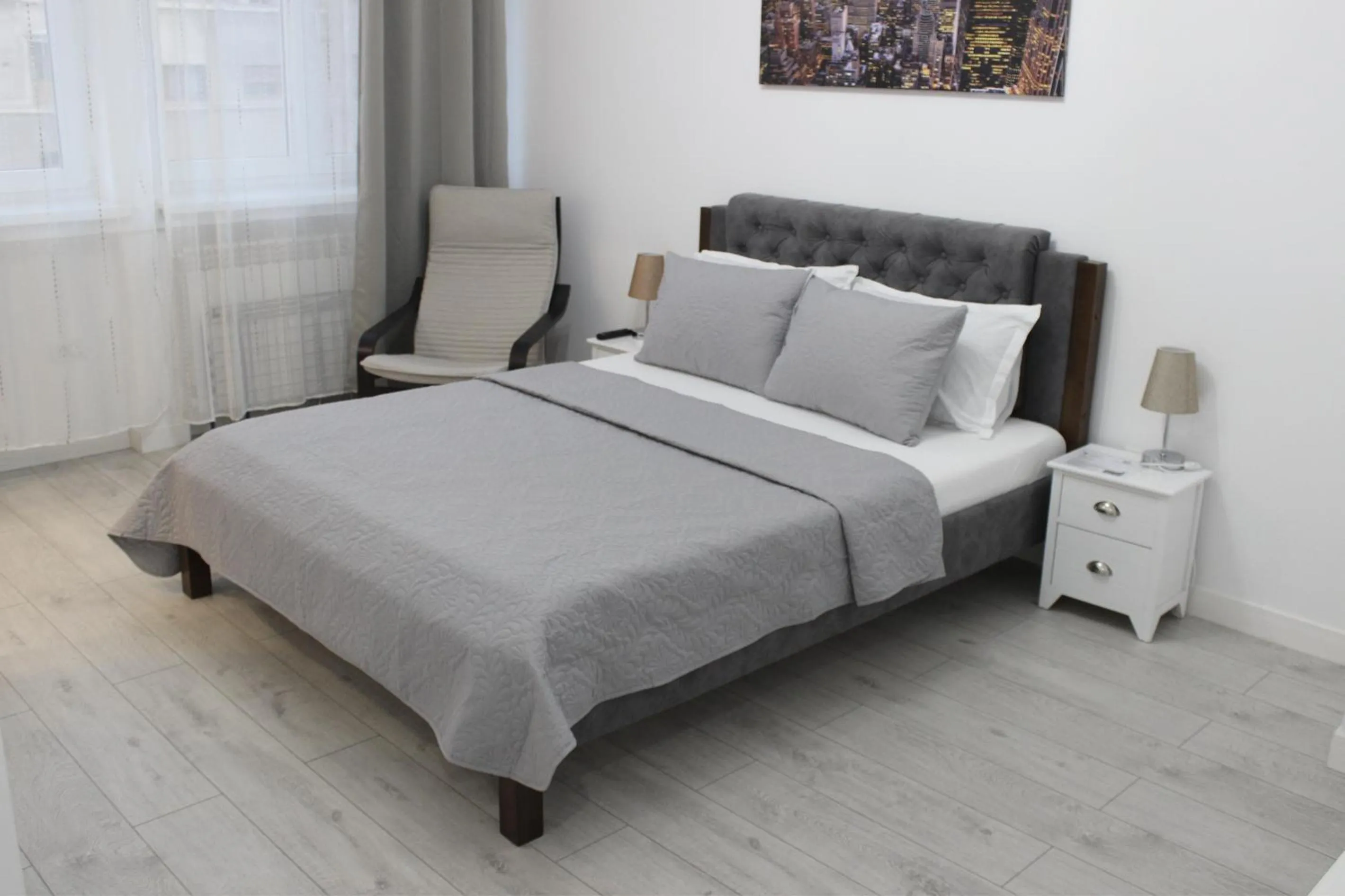 Living room, Bed in Luxury City Center Apartment - Bucharest Railways Station