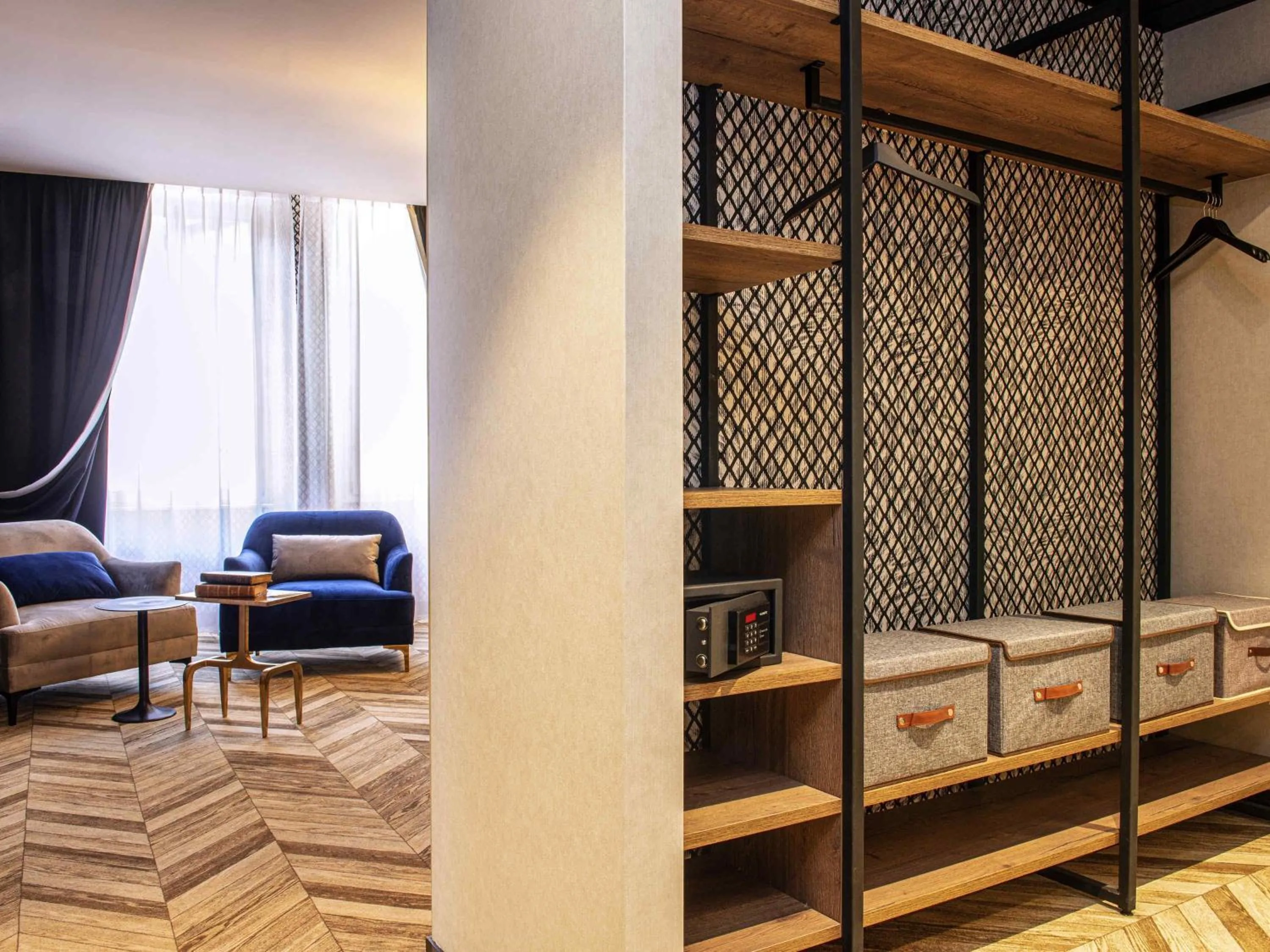 Bedroom, Bed in Mercure Figeac Viguier du Roy