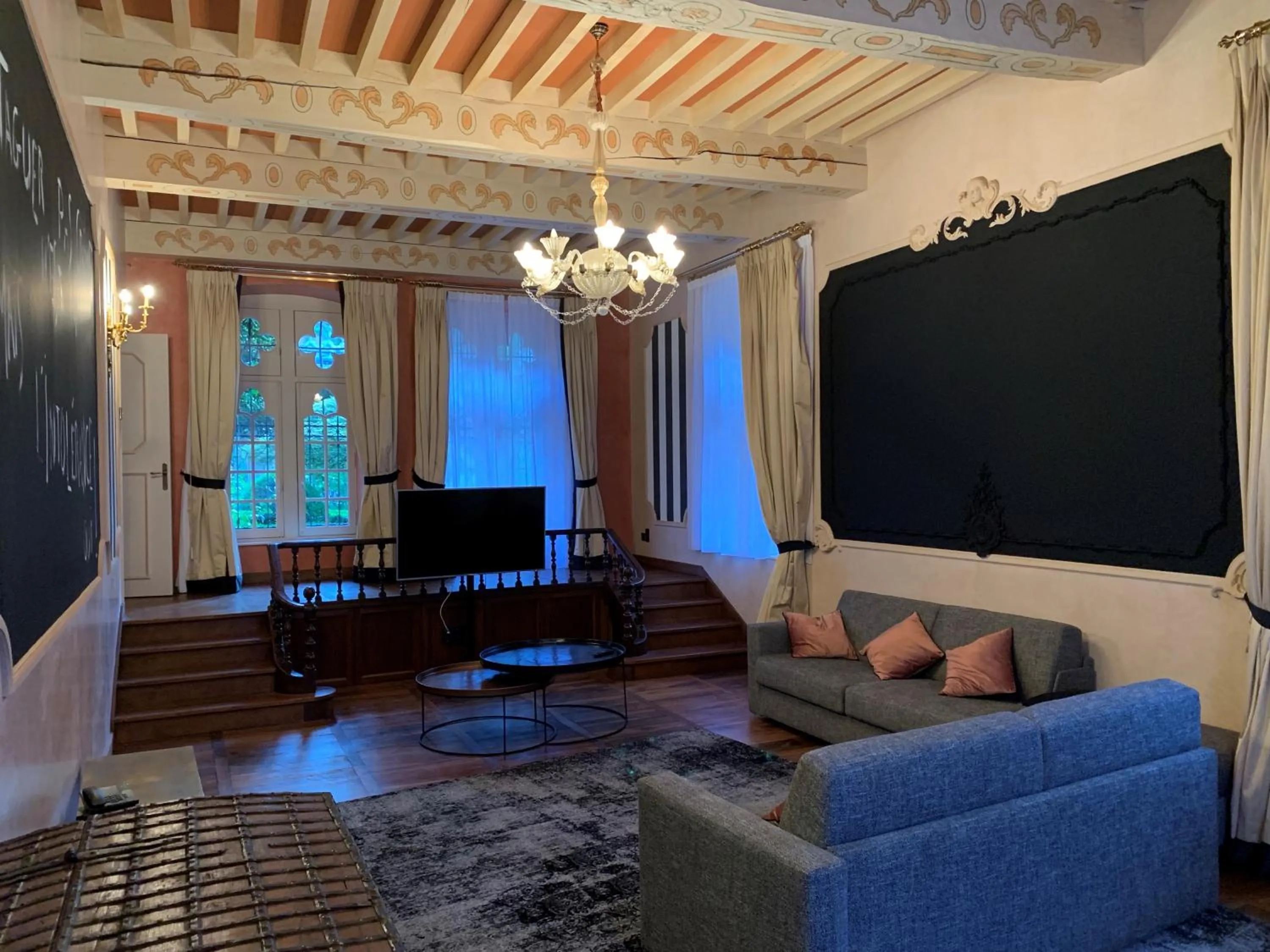 Living room in Mercure Figeac Viguier du Roy