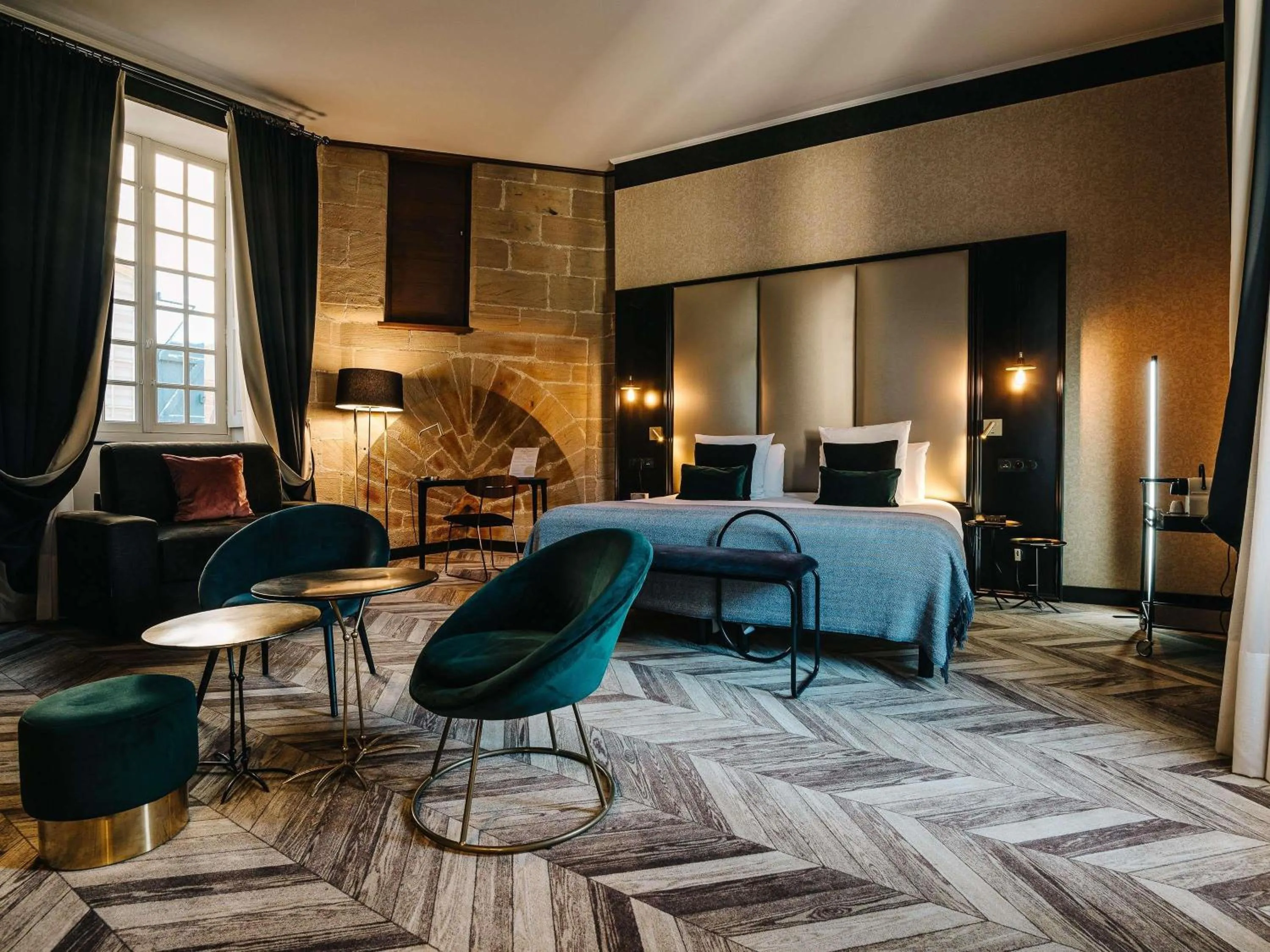 Bedroom, Bed in Mercure Figeac Viguier du Roy