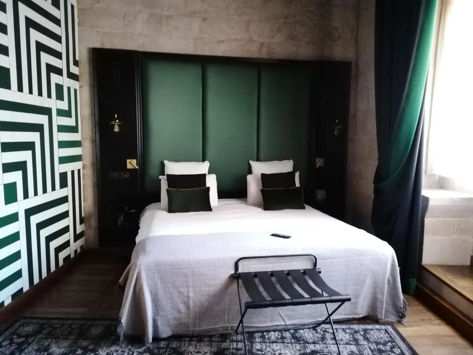 Bedroom, Bed in Mercure Figeac Viguier du Roy