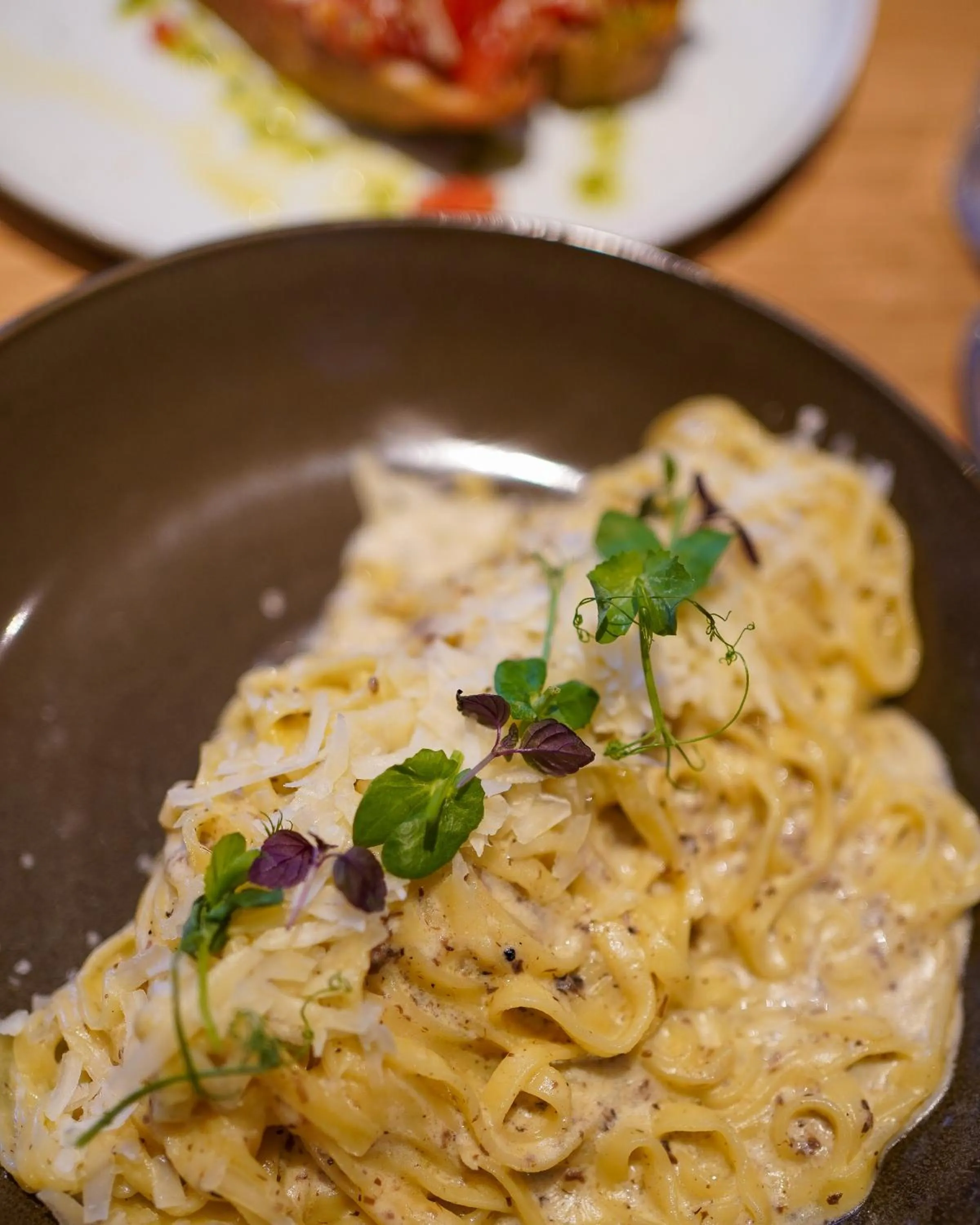 Restaurant/places to eat in Boston Hotel HH