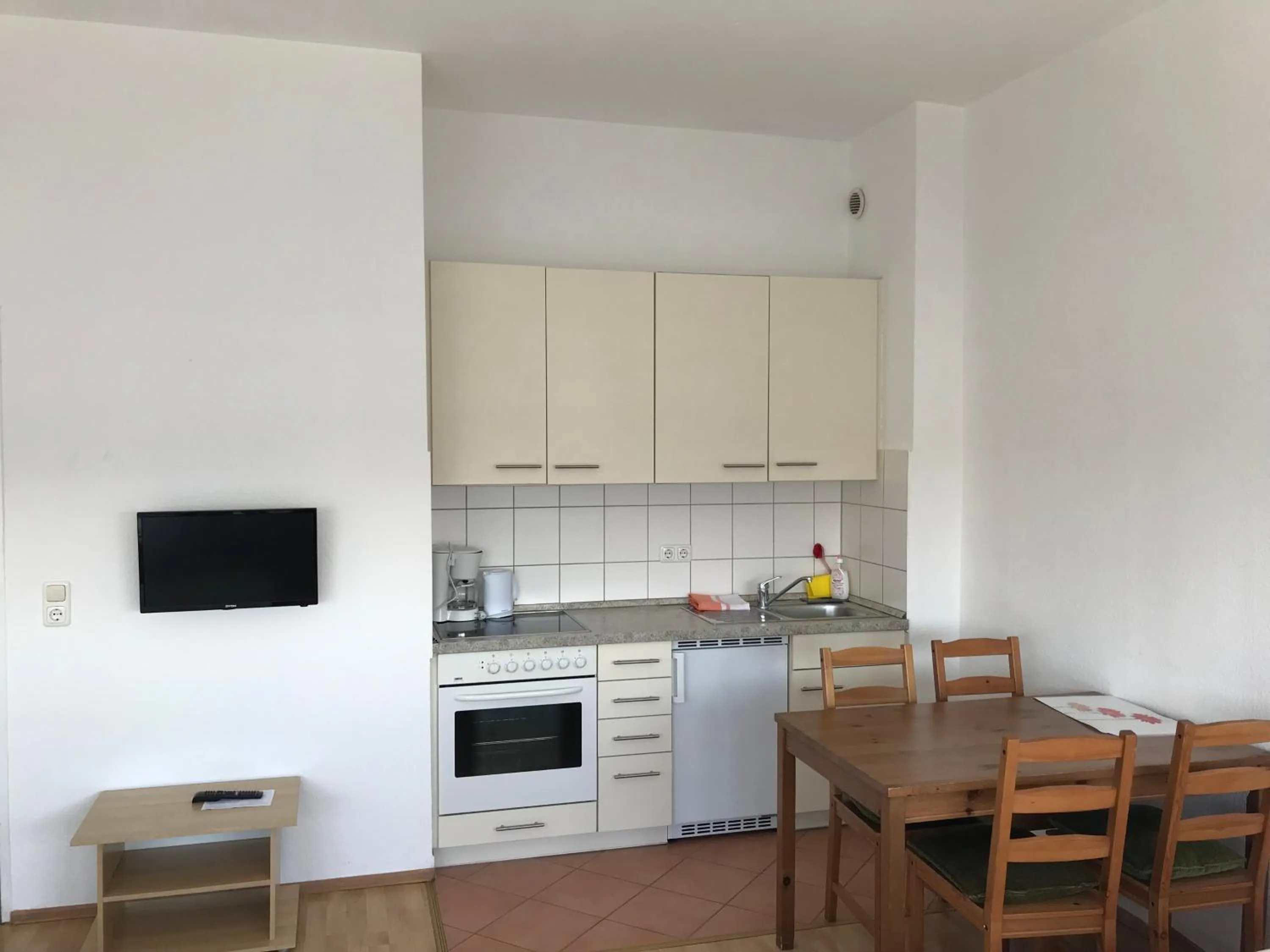 Kitchen/Kitchenette in City Inn