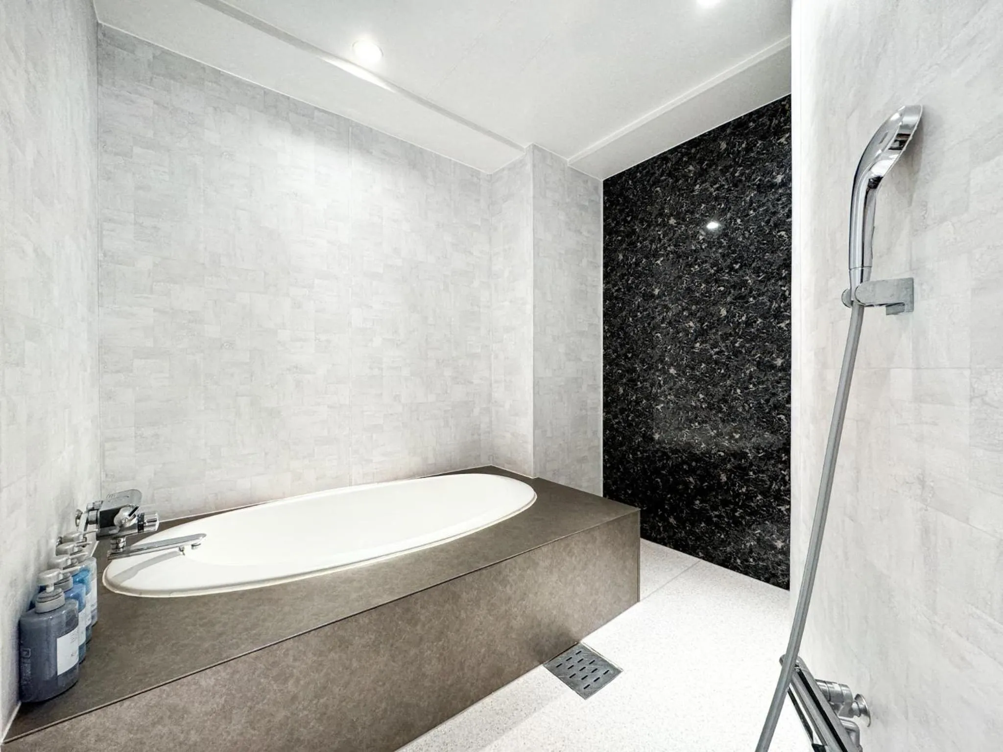 Shower in Hotel ZALA