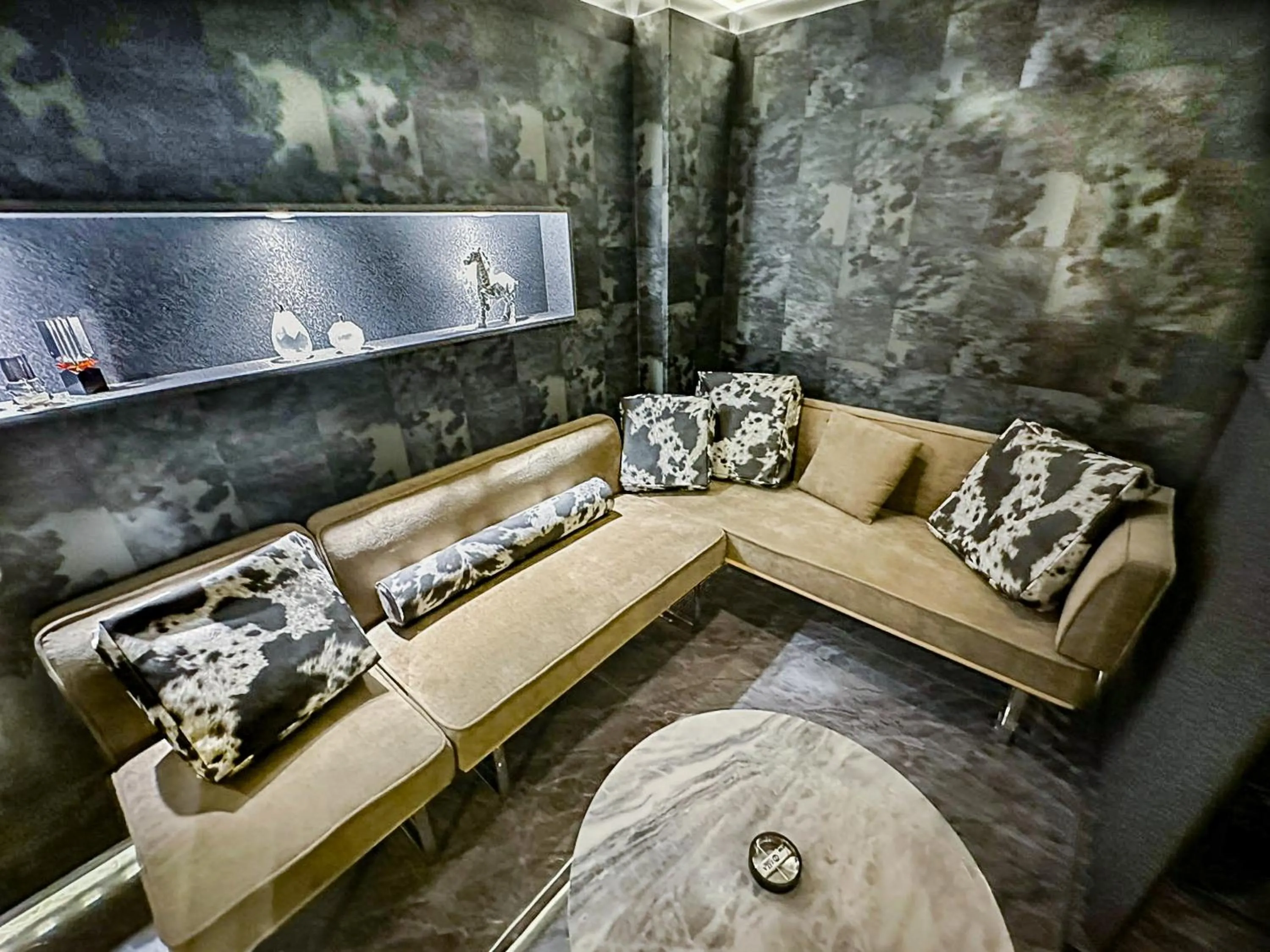 Photo of the whole room in Hotel ZALA