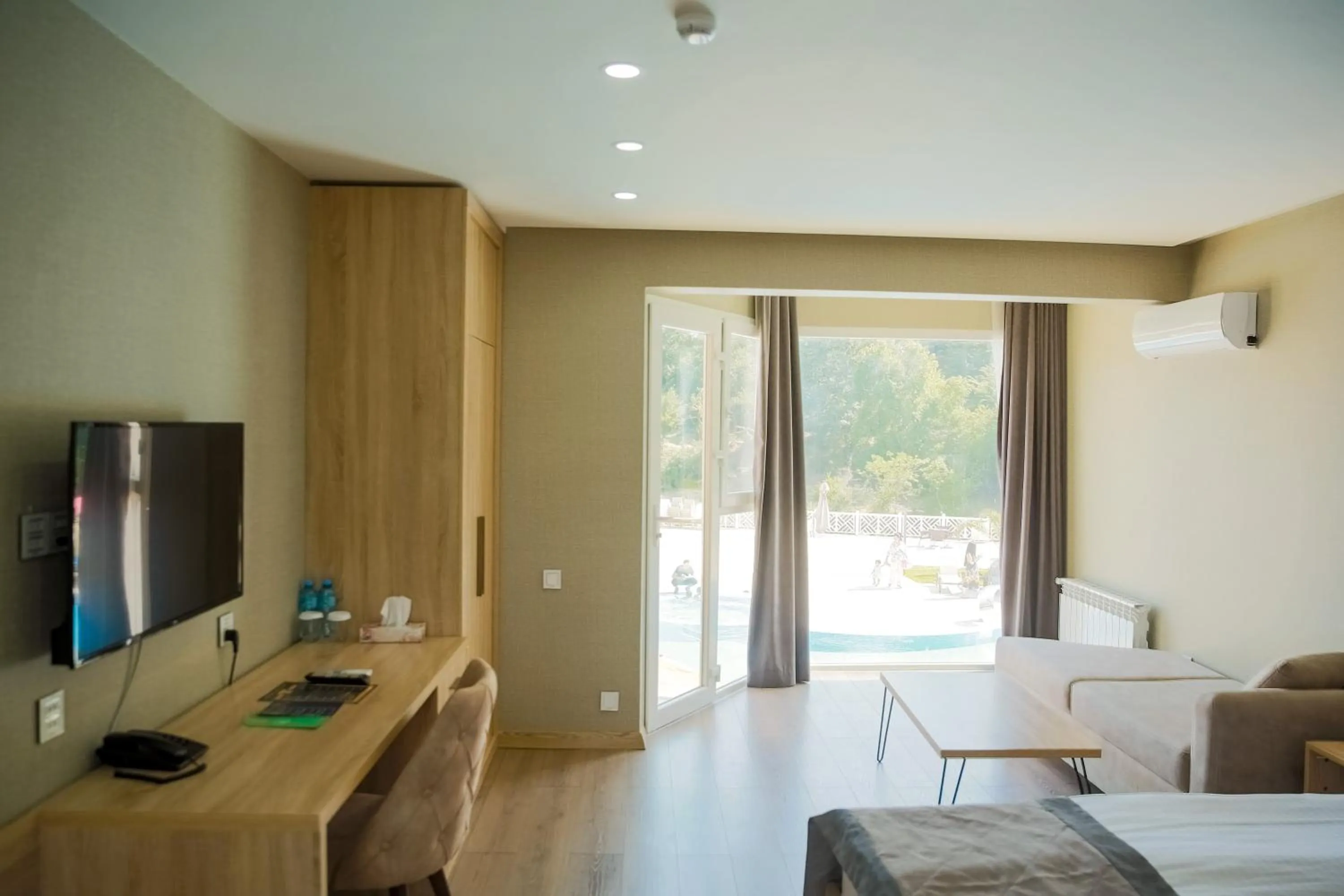 Communal lounge/ TV room in Riva Hill Resort Lankaran