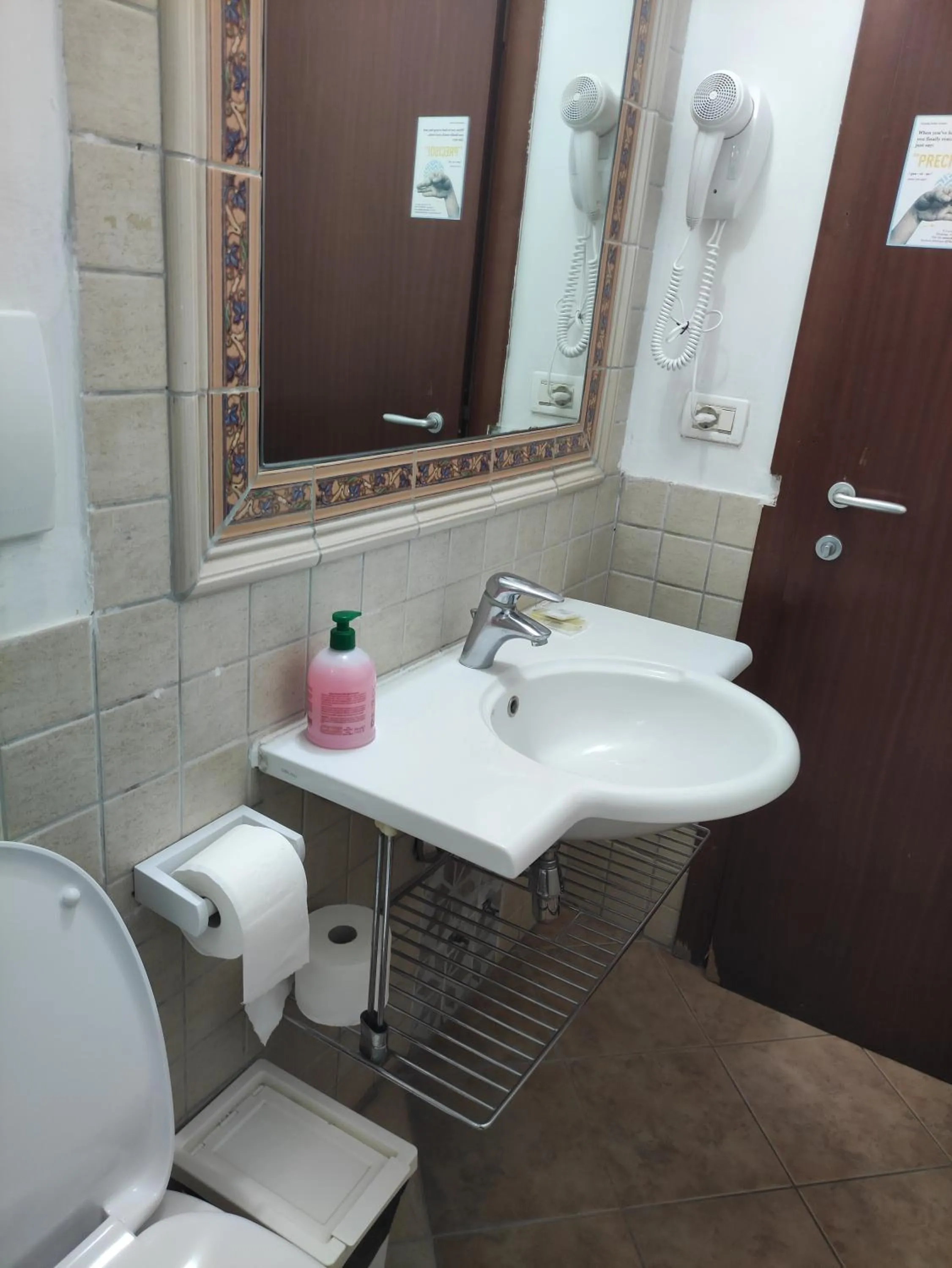 Shower in Anas Prime Place