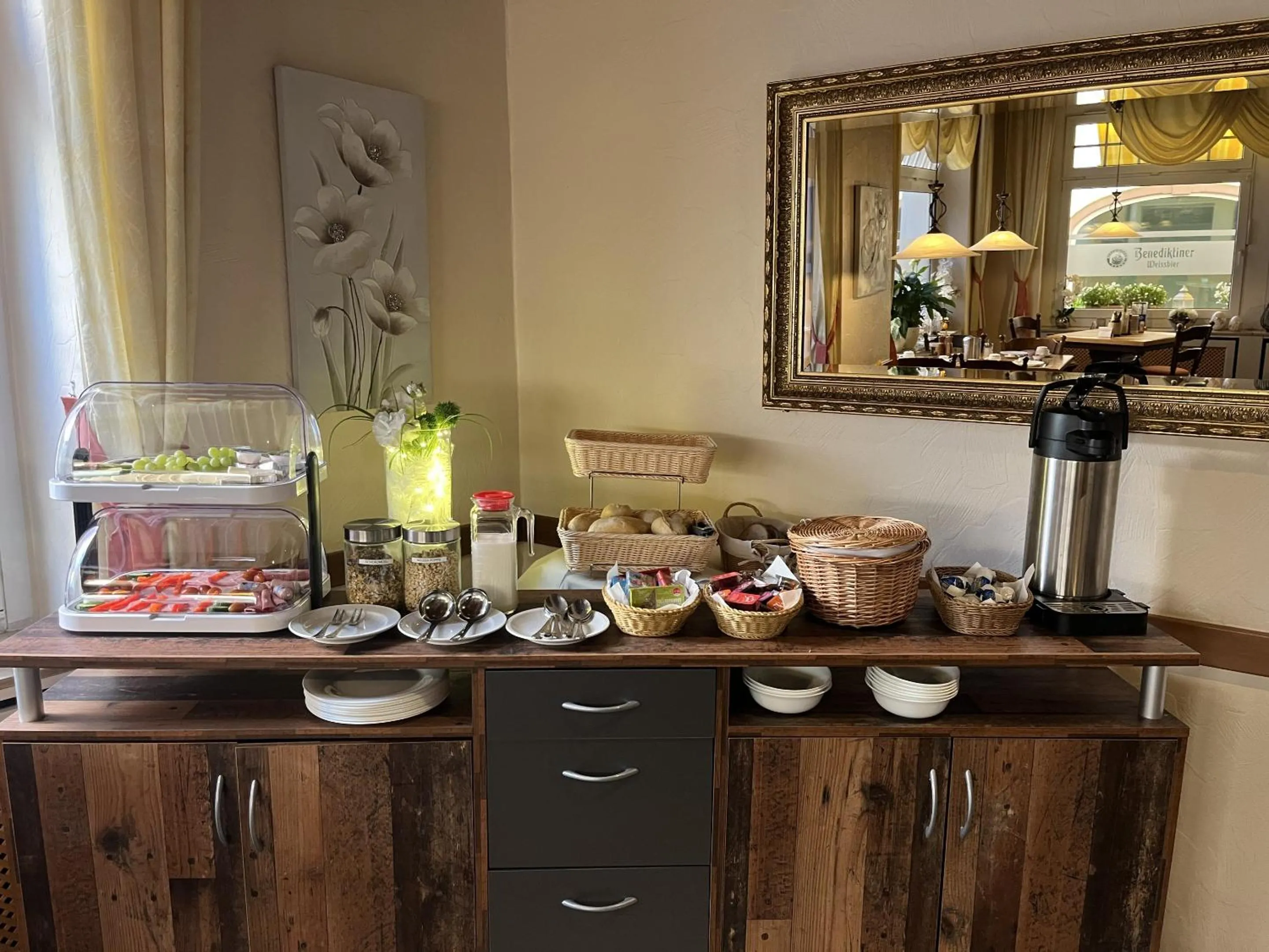 Breakfast in Hotel Restaurant Zumbusch
