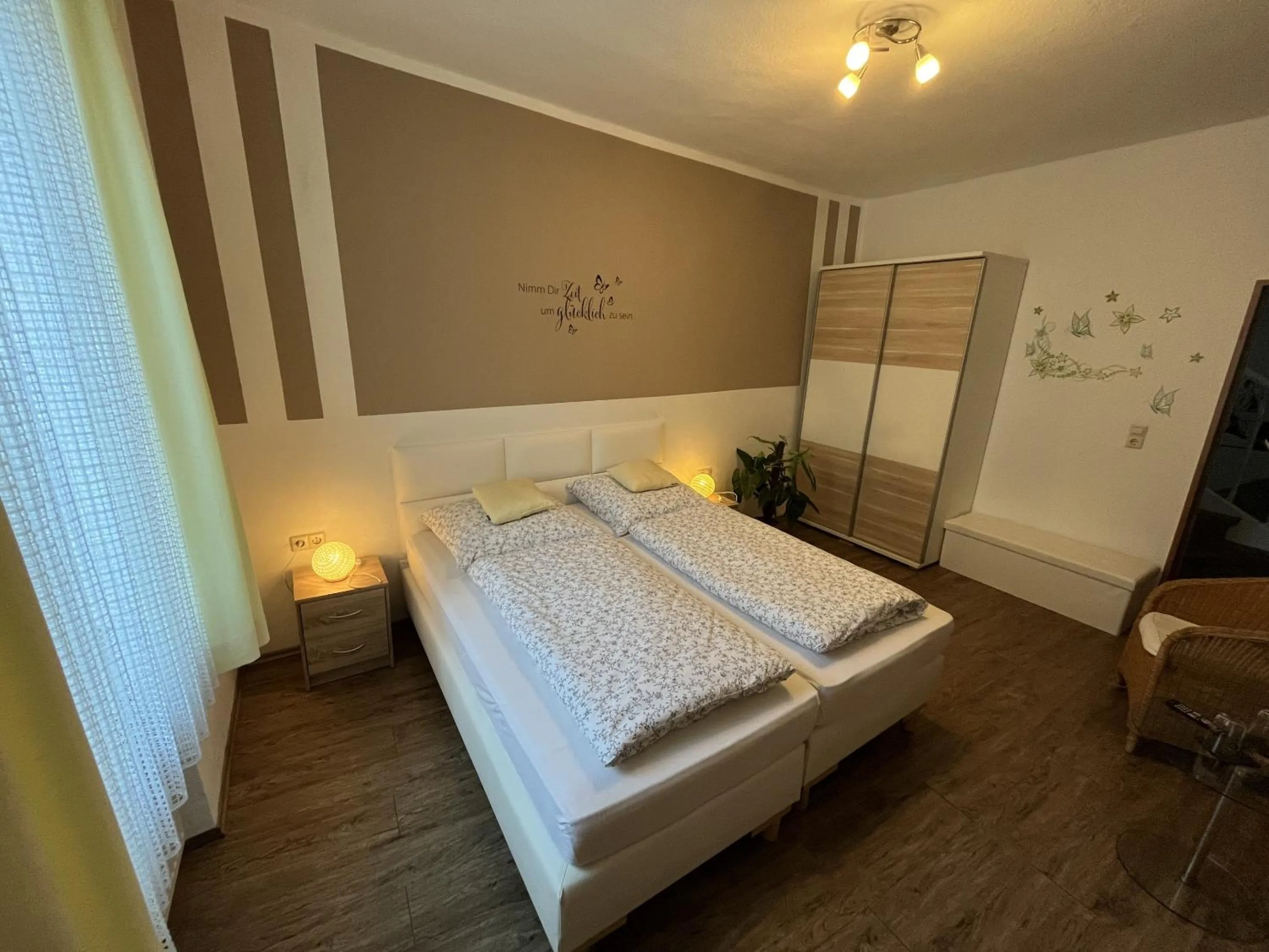 Bedroom, Bed in Hotel Restaurant Zumbusch