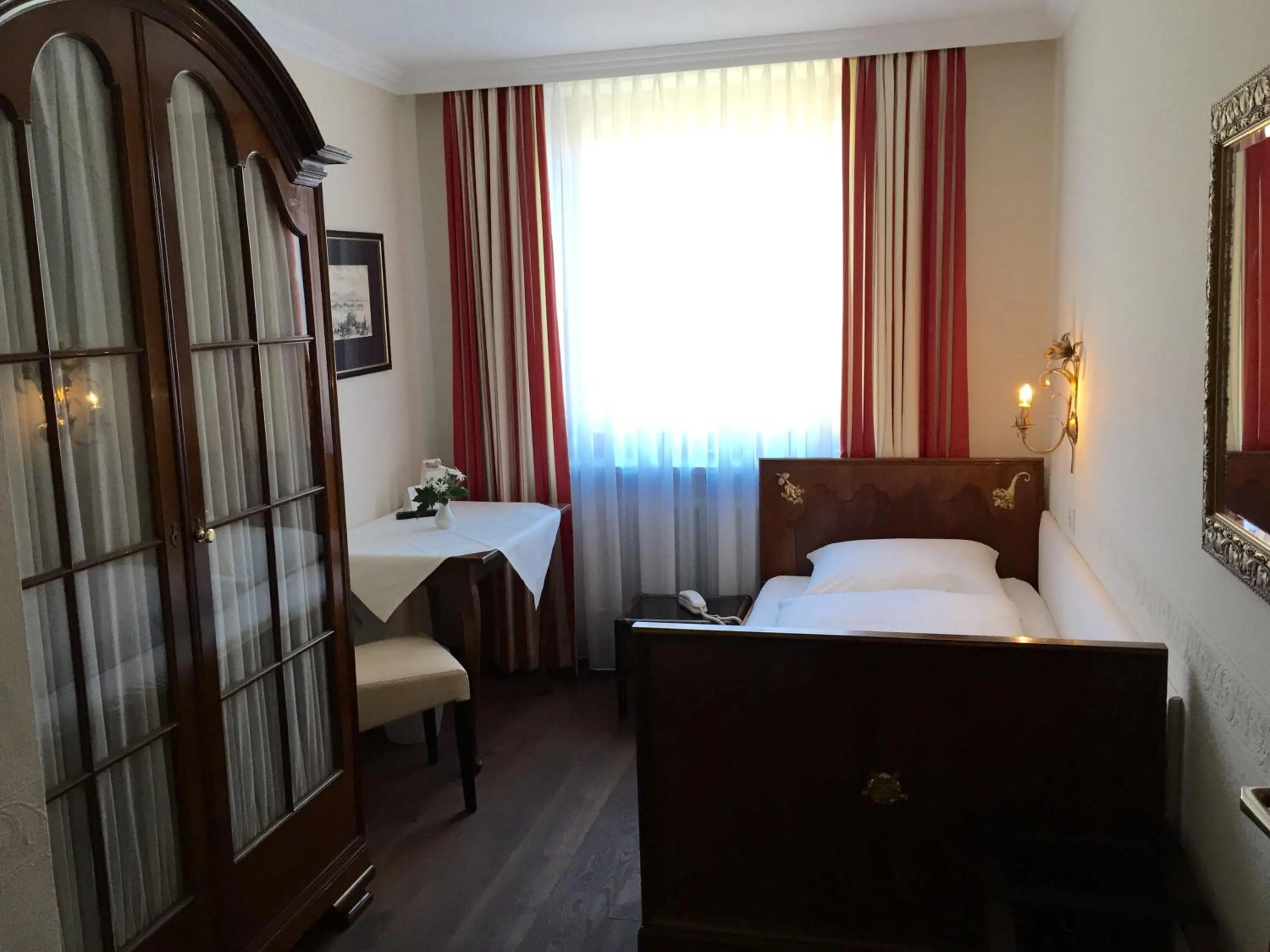 Photo of the whole room, Bed in Hotel Sollner Hof