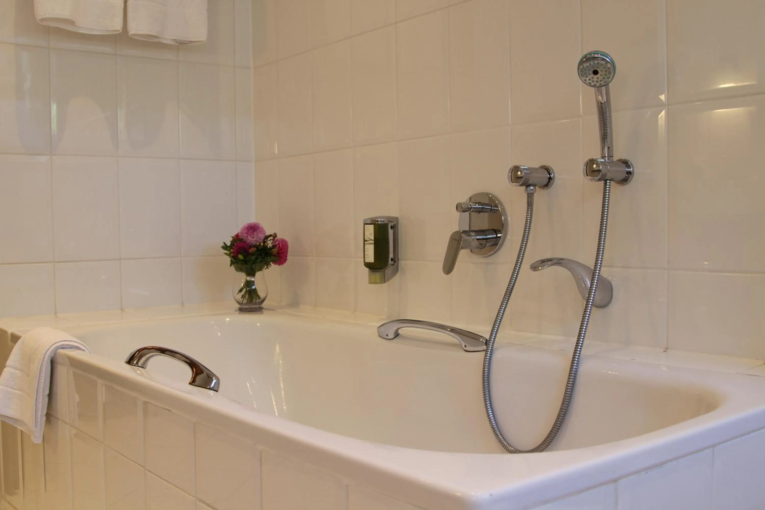 Bathroom in Hotel Sollner Hof