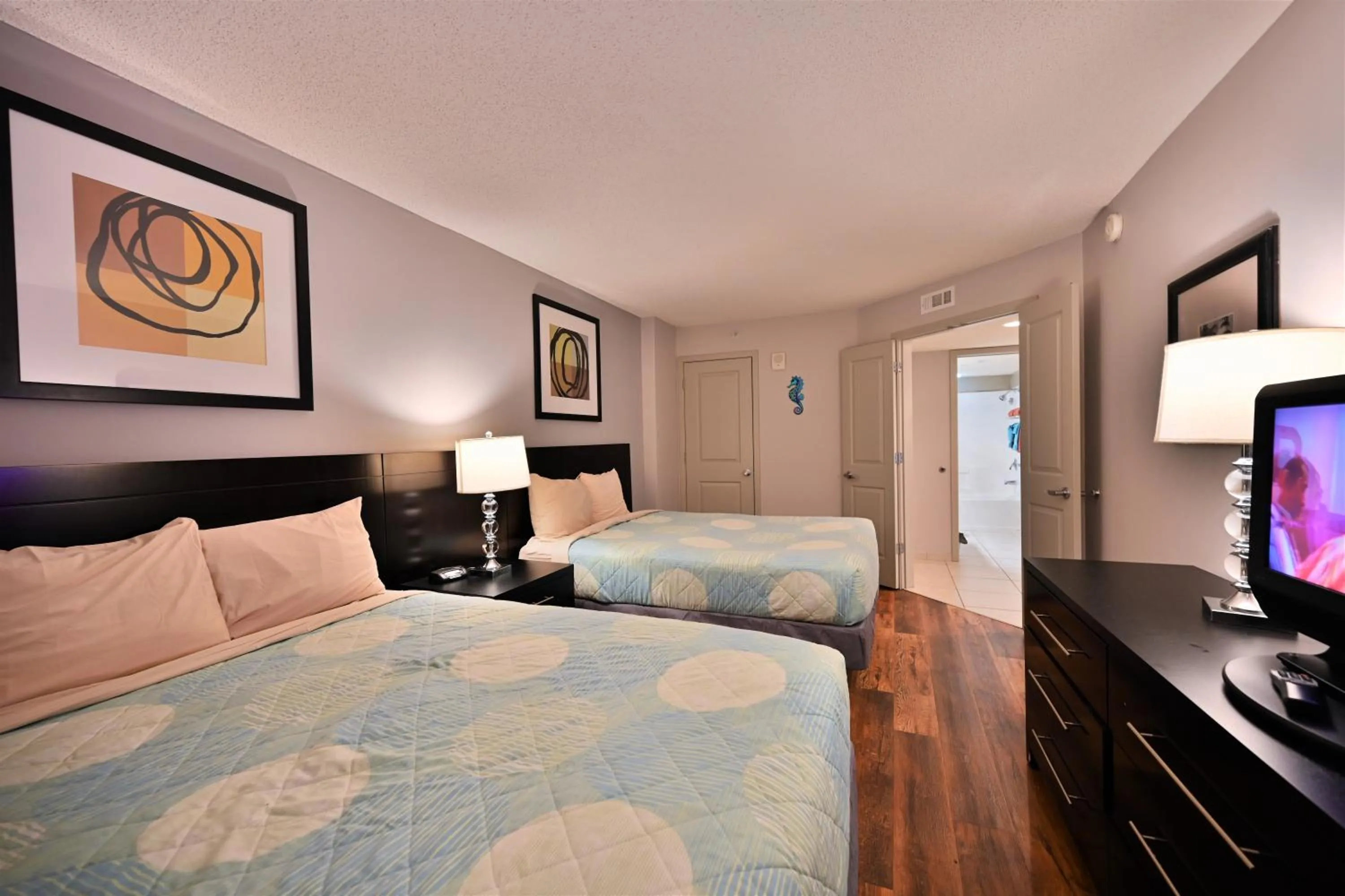 Bed in Luxury 2 bedroom 2 bathroom Ocean Front Condo on the 12th floor for 8