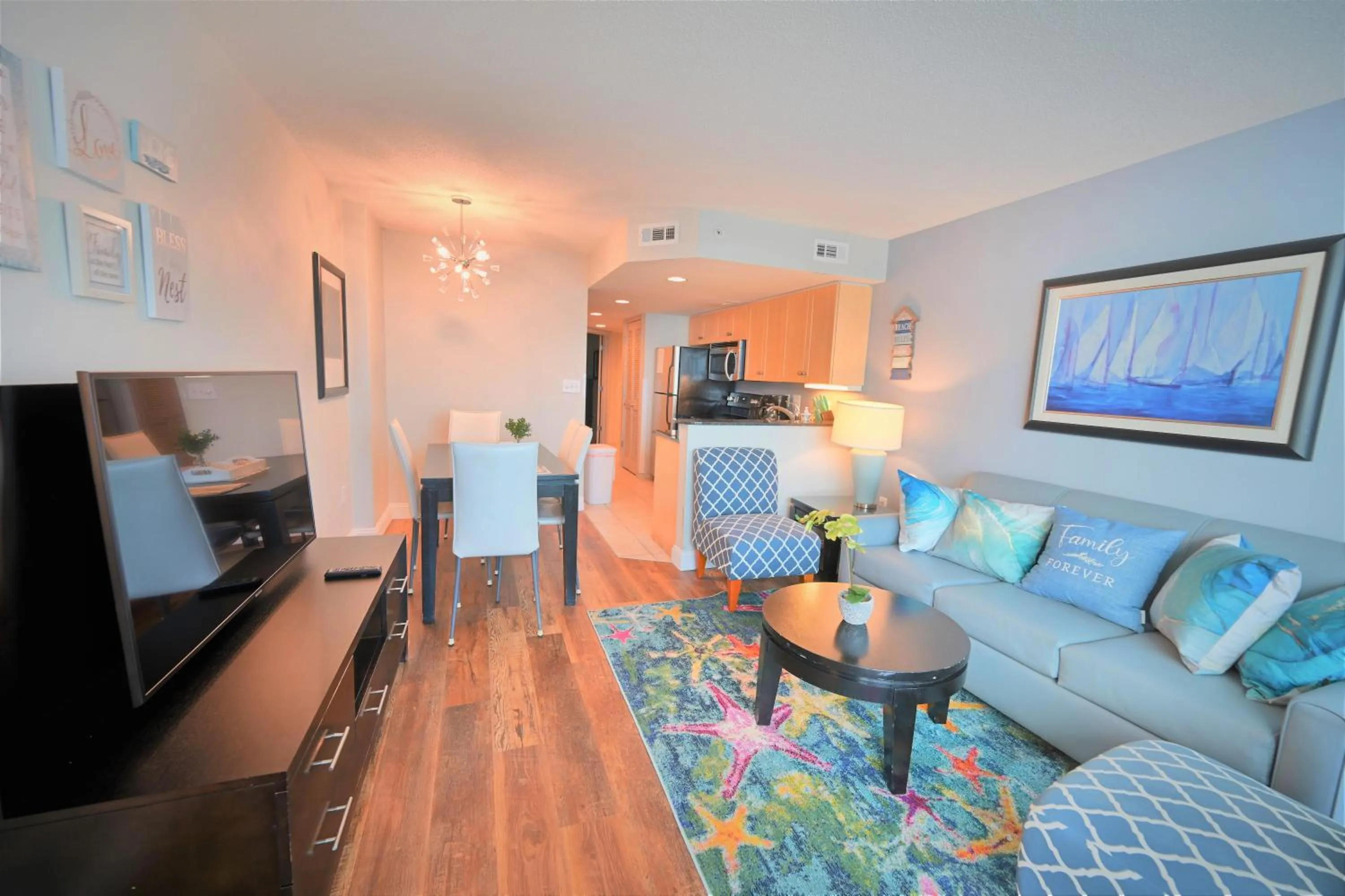 TV and multimedia in Luxury 2 bedroom 2 bathroom Ocean Front Condo on the 12th floor for 8