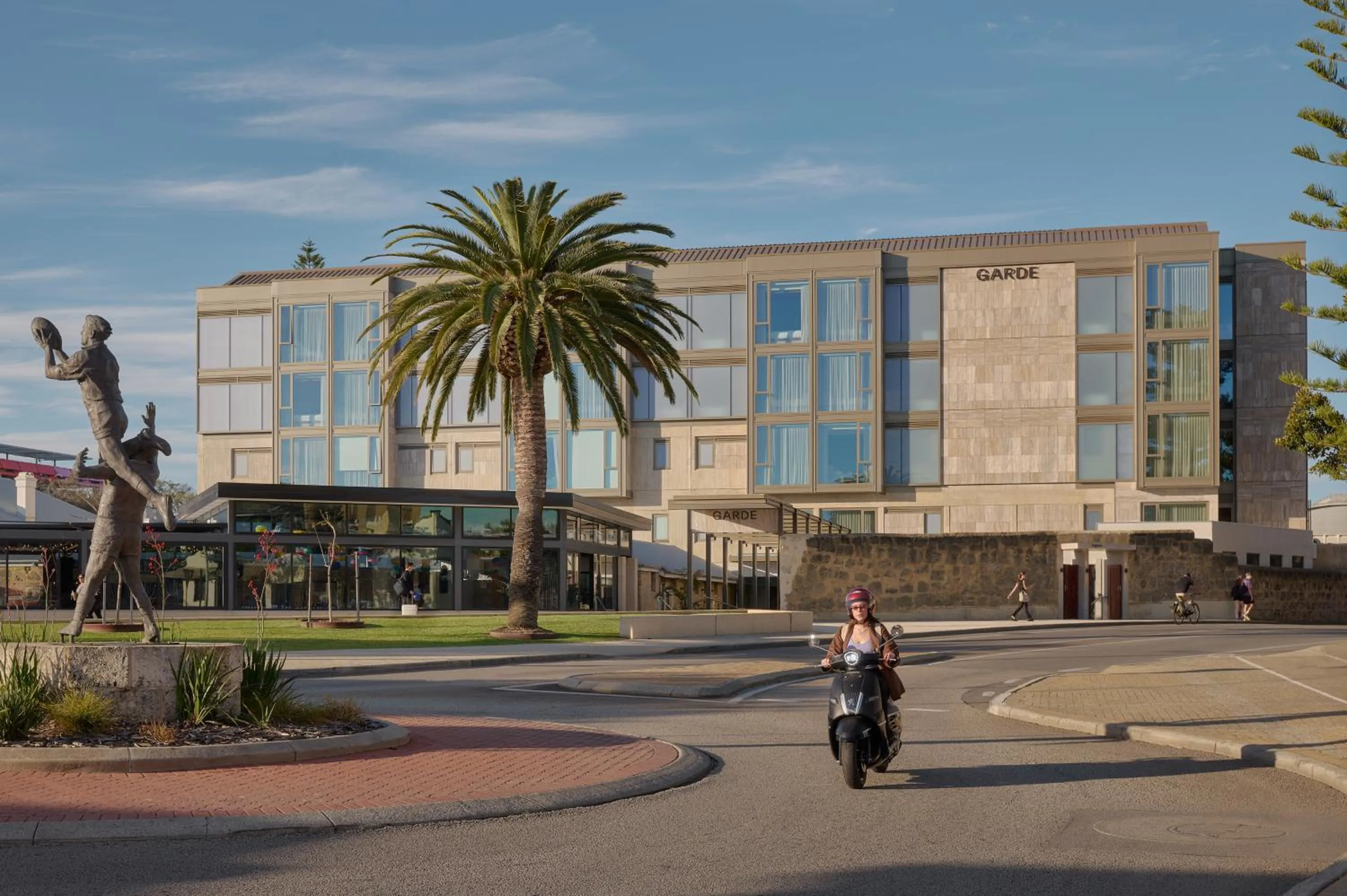 Property building in Garde and Warders Hotel