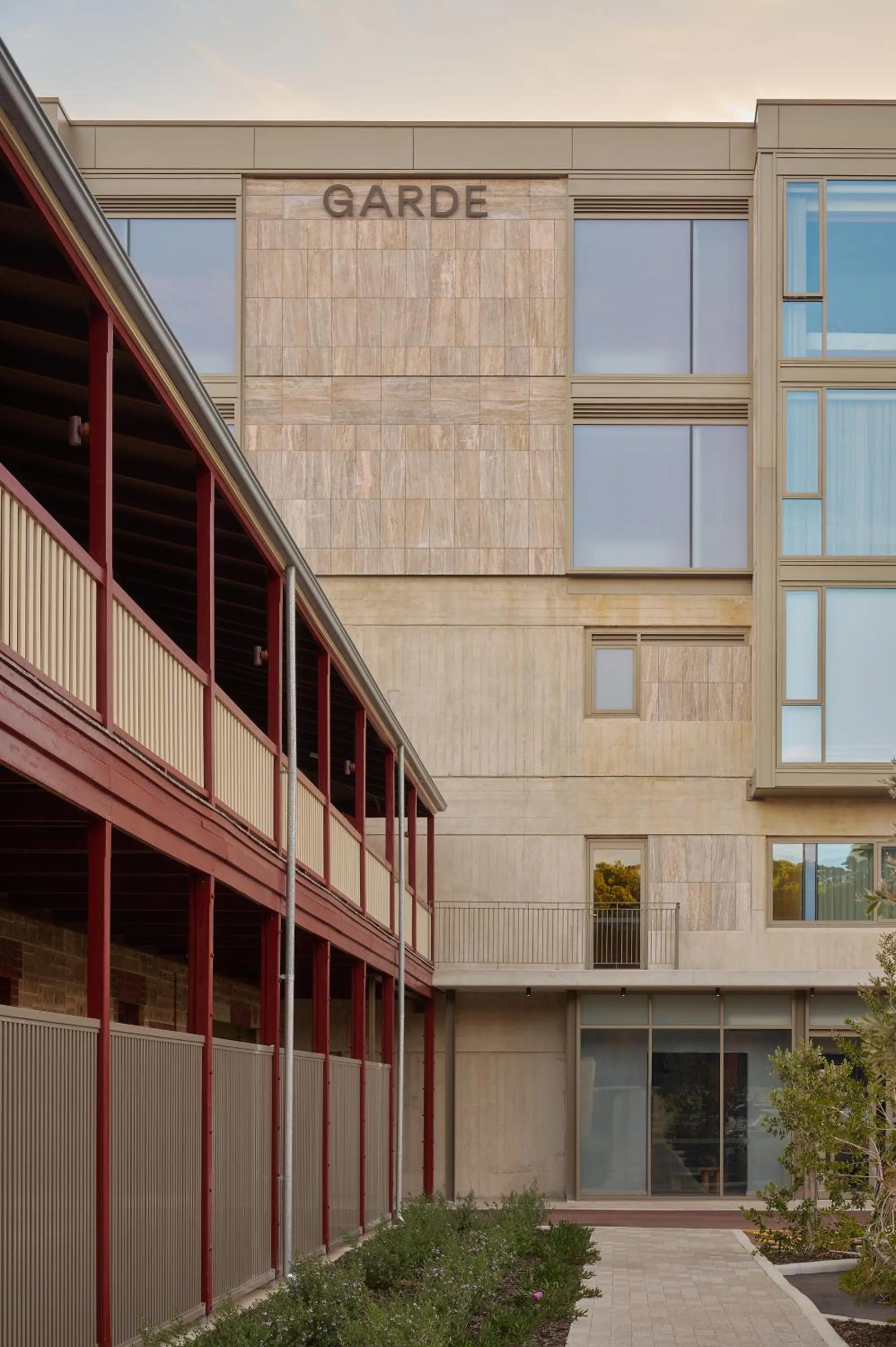 Property building in Garde and Warders Hotel