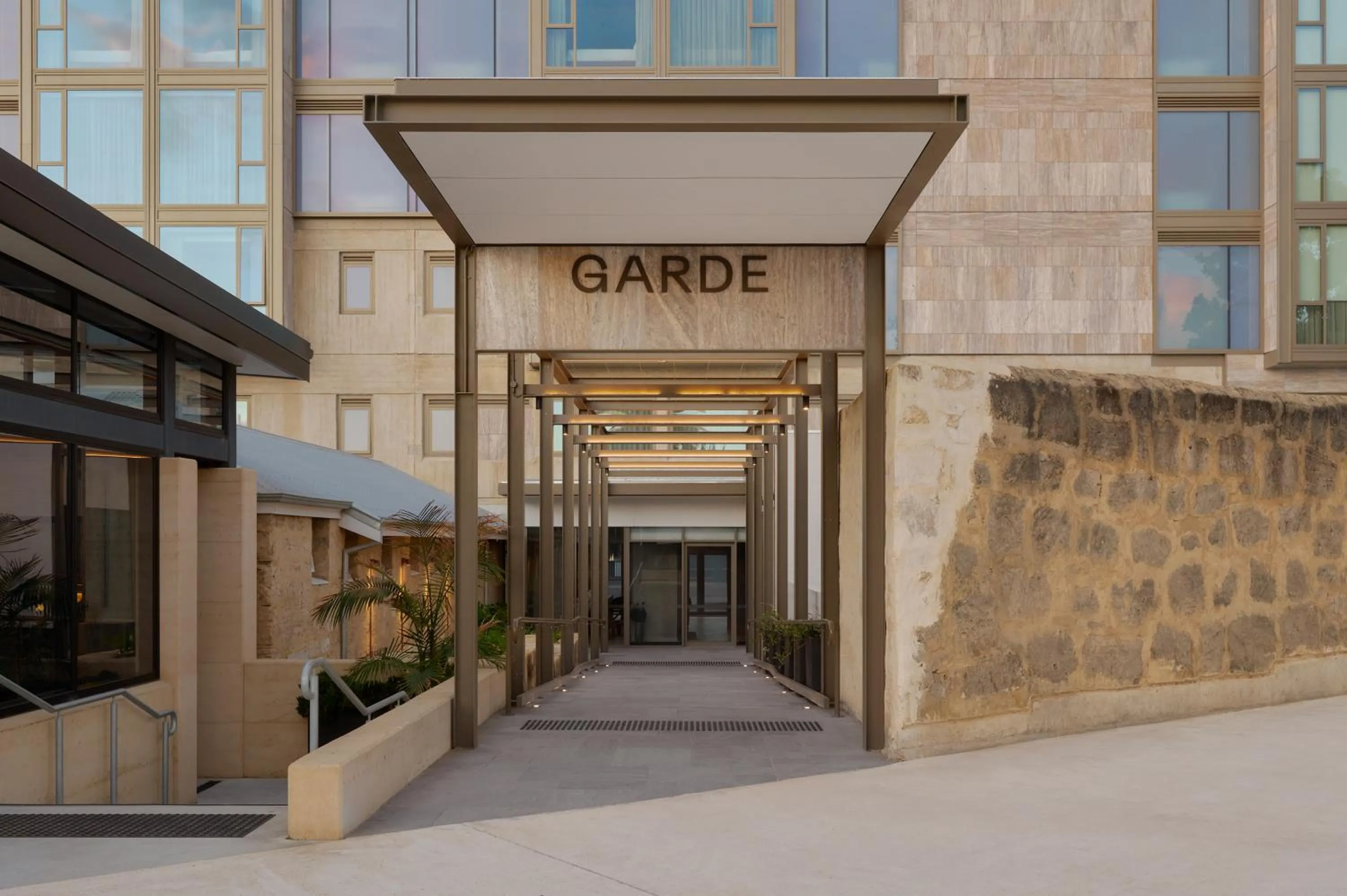 Property building in Garde and Warders Hotel