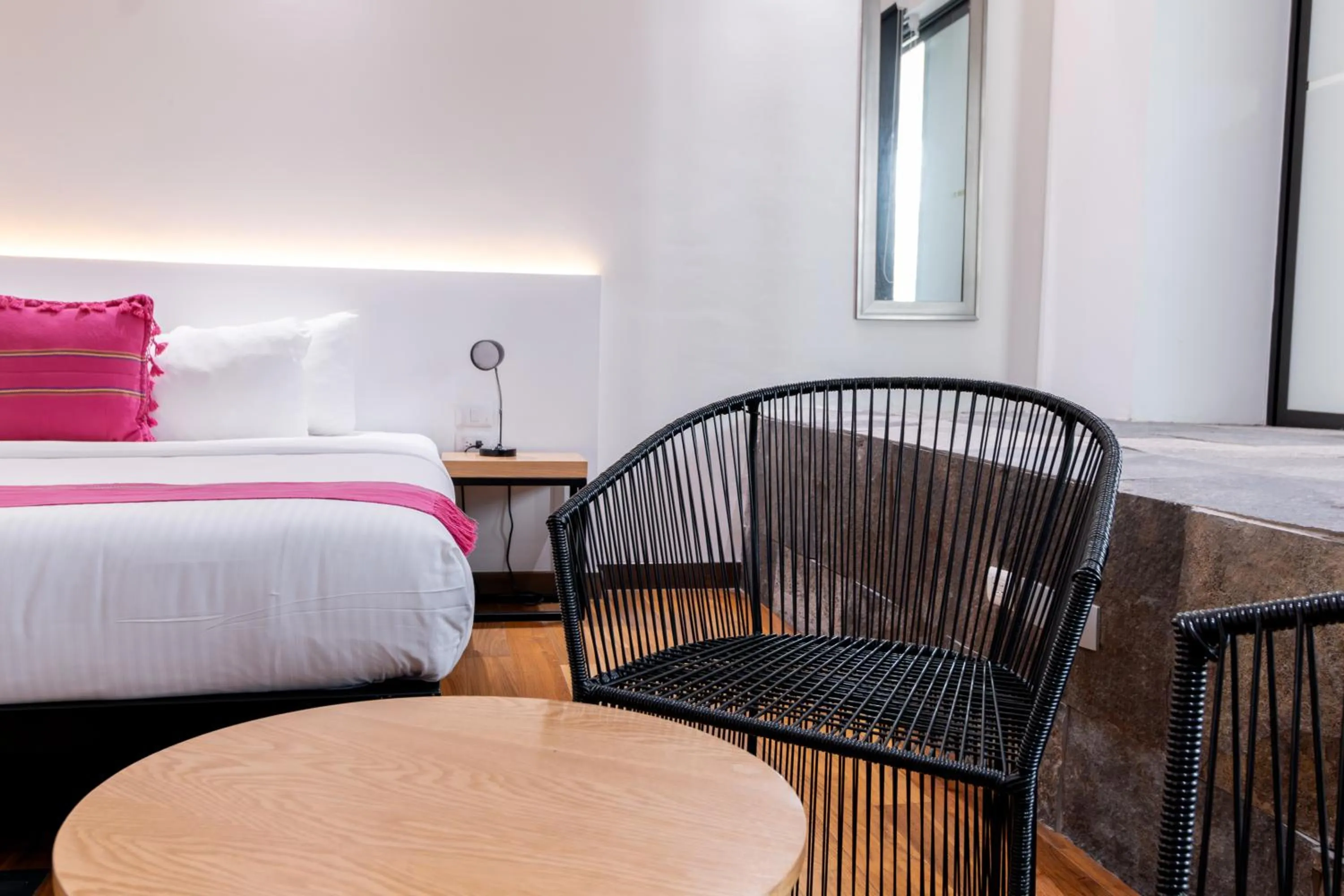 Living room, Bed in Urban Puebla by Grupo Amber