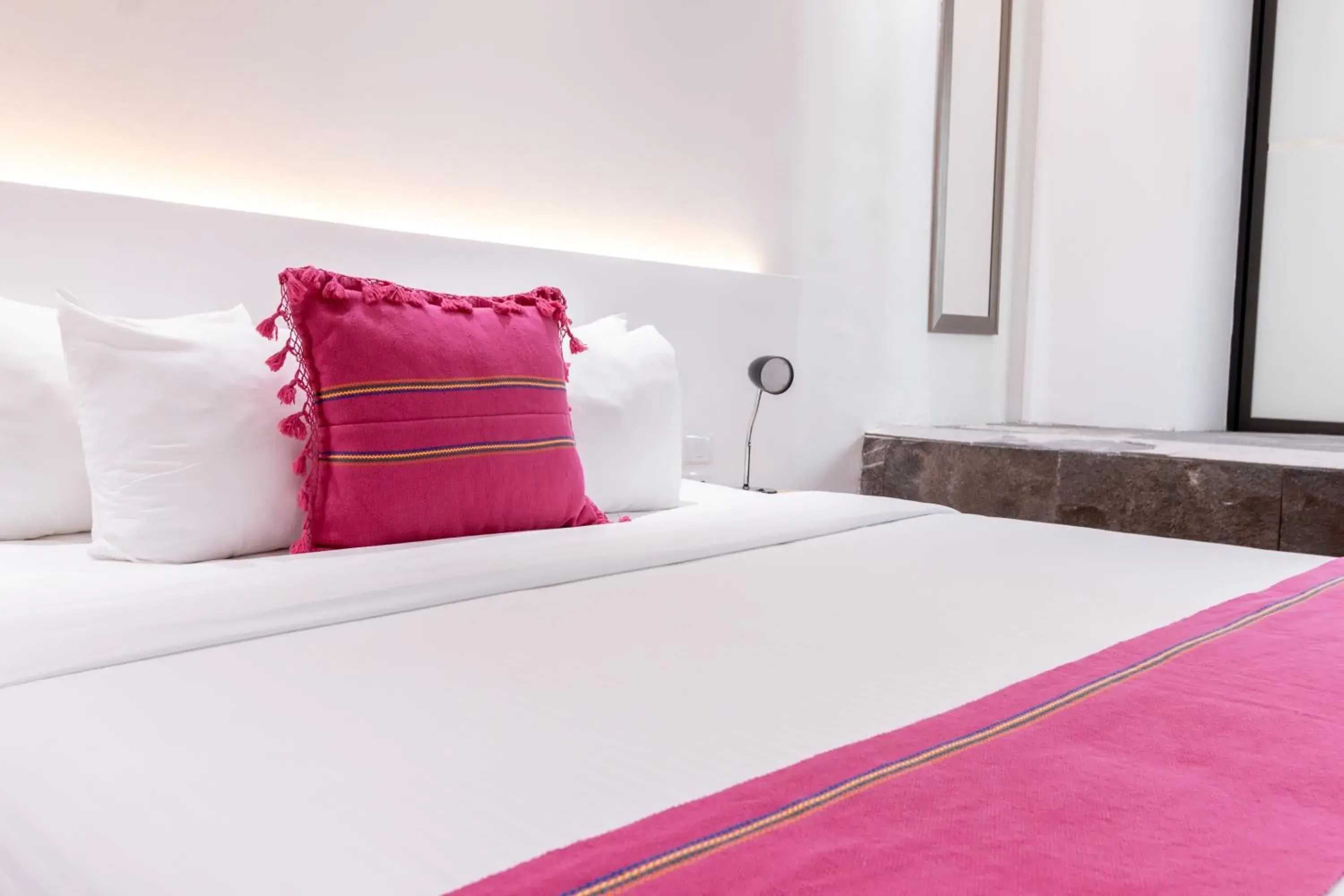 Deluxe Suite in Urban Puebla by Grupo Amber Deluxe Suite in Urban Puebla by Grupo Amber