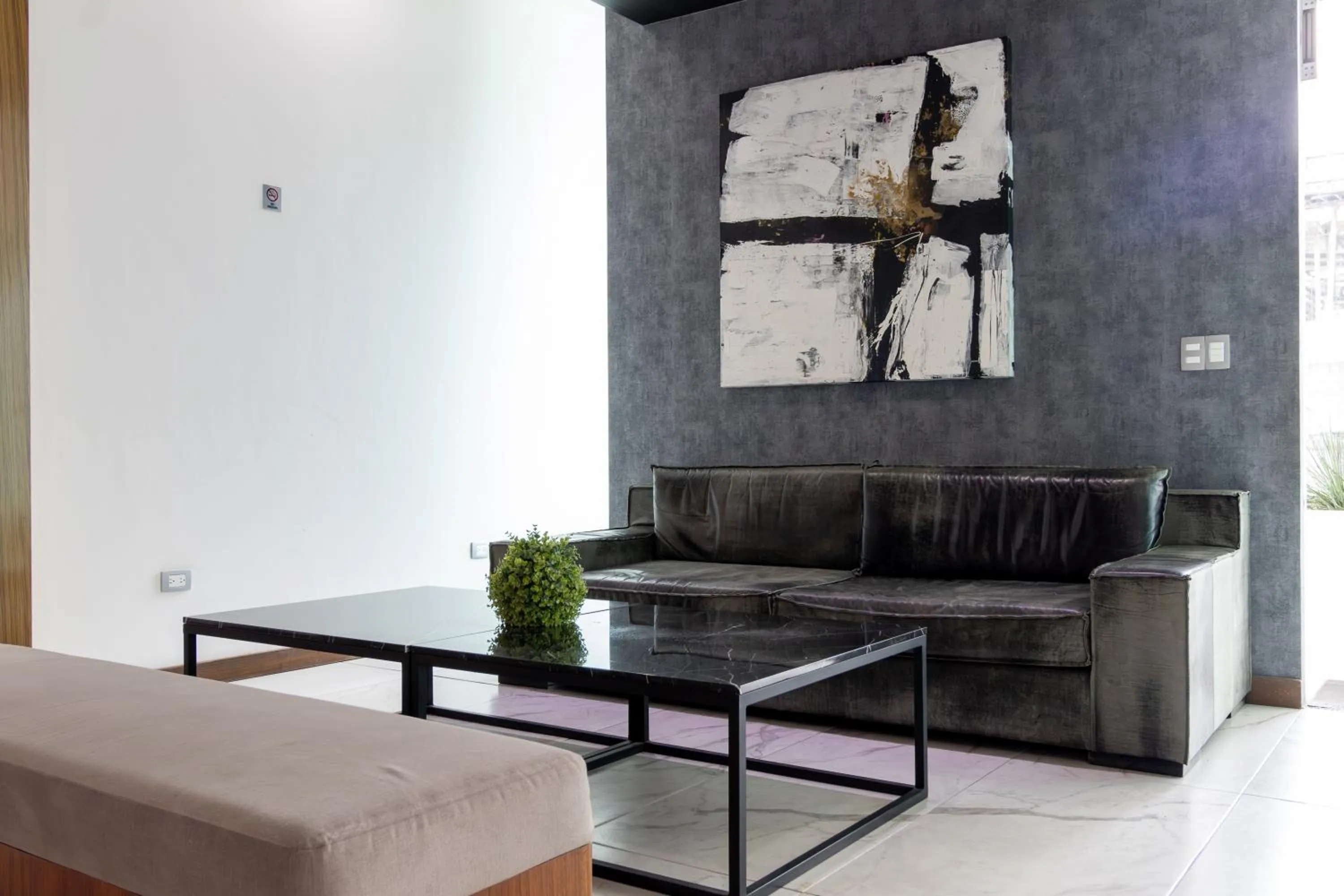 Living room in Urban Puebla by Grupo Amber