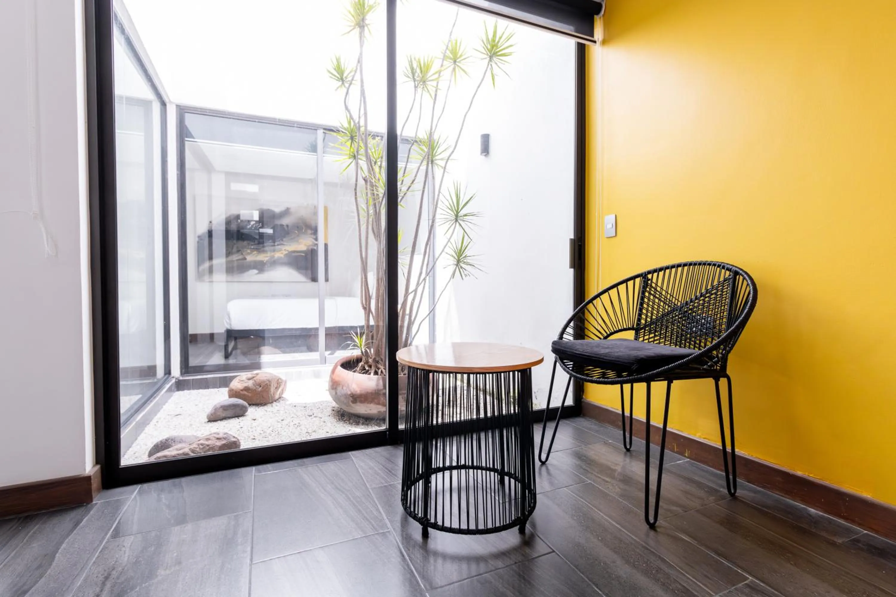 Living room in Urban Puebla by Grupo Amber