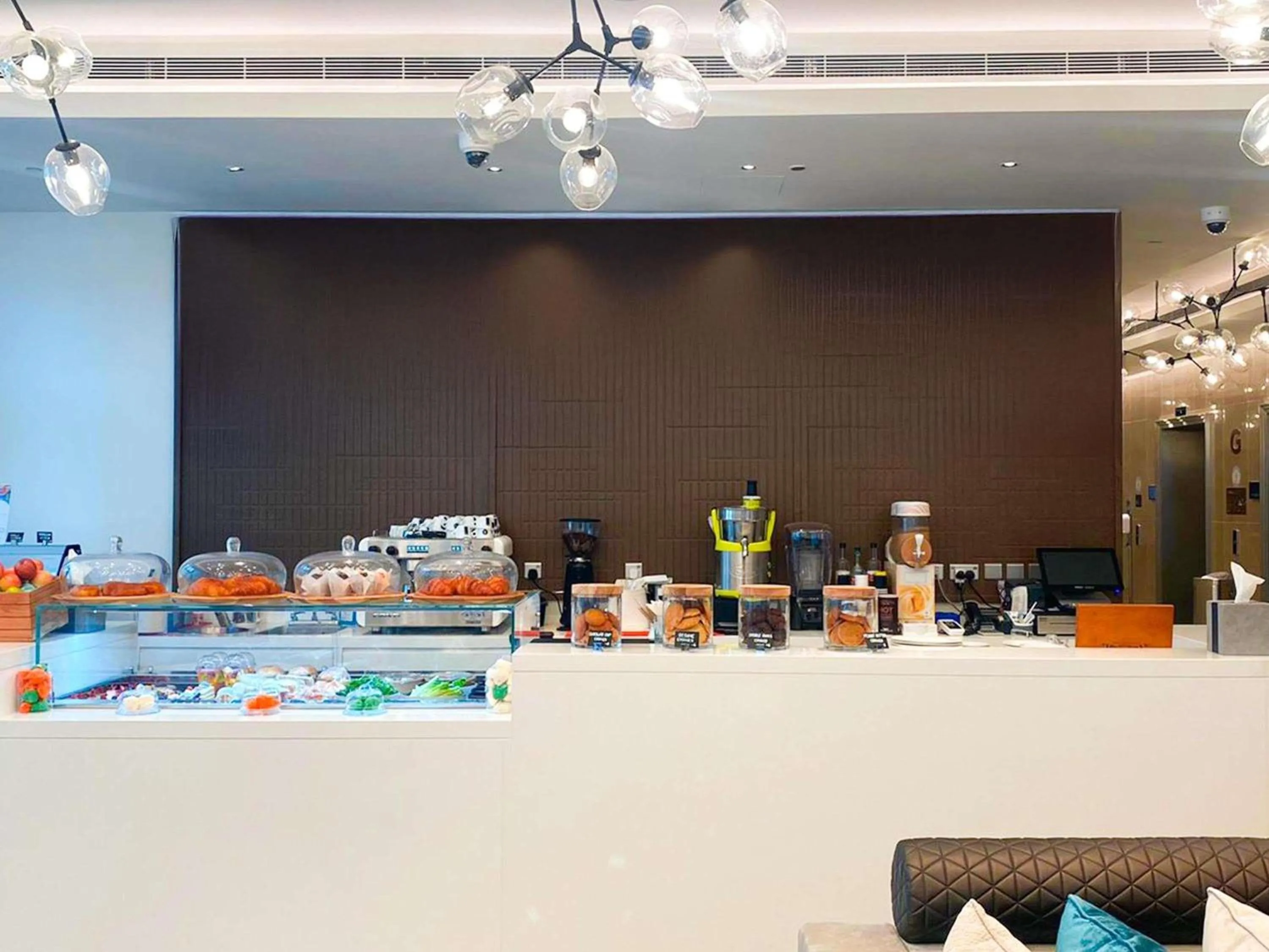 Restaurant/places to eat in Novotel Dubai Gold District