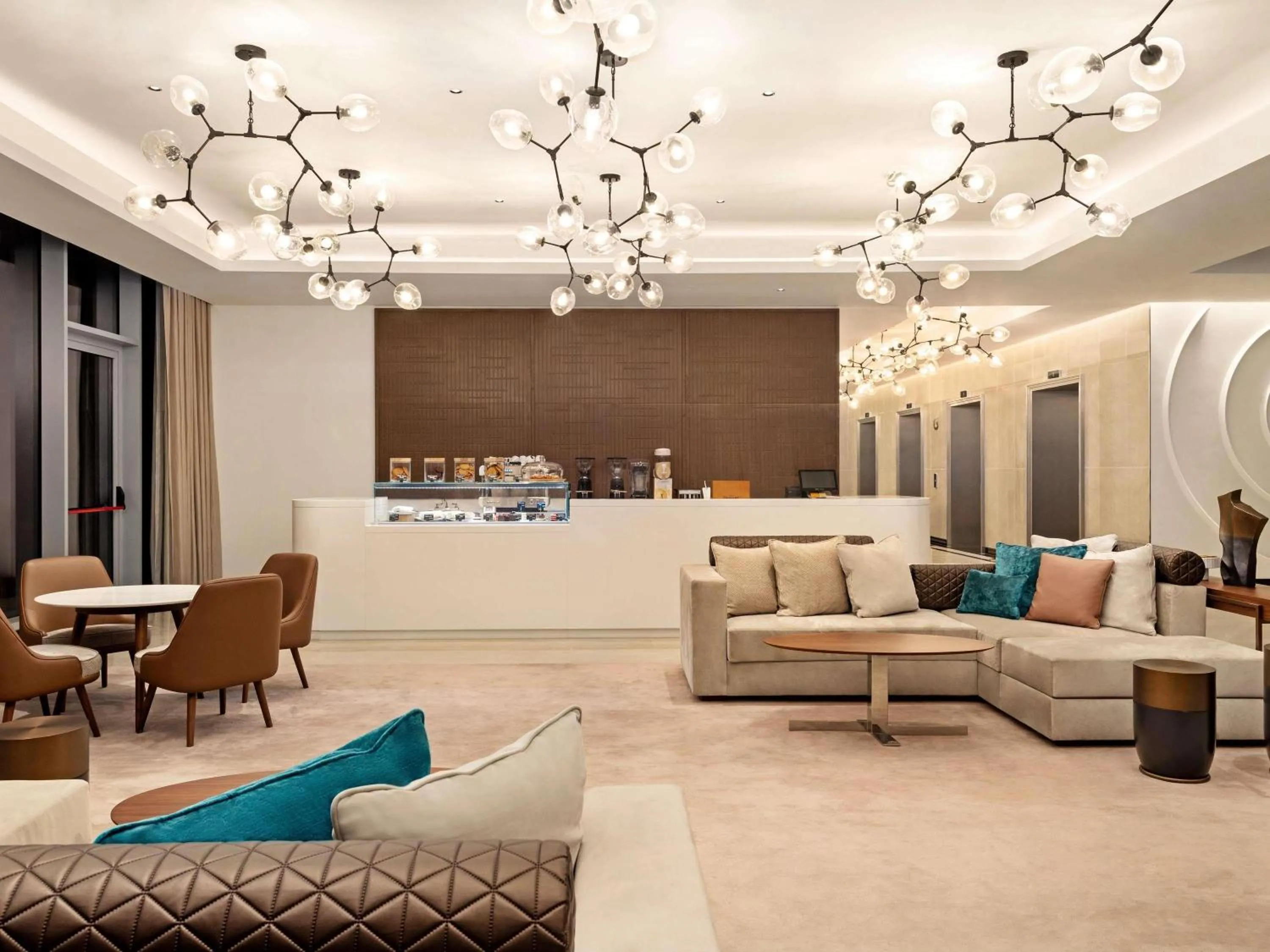 Restaurant/places to eat in Novotel Dubai Gold District