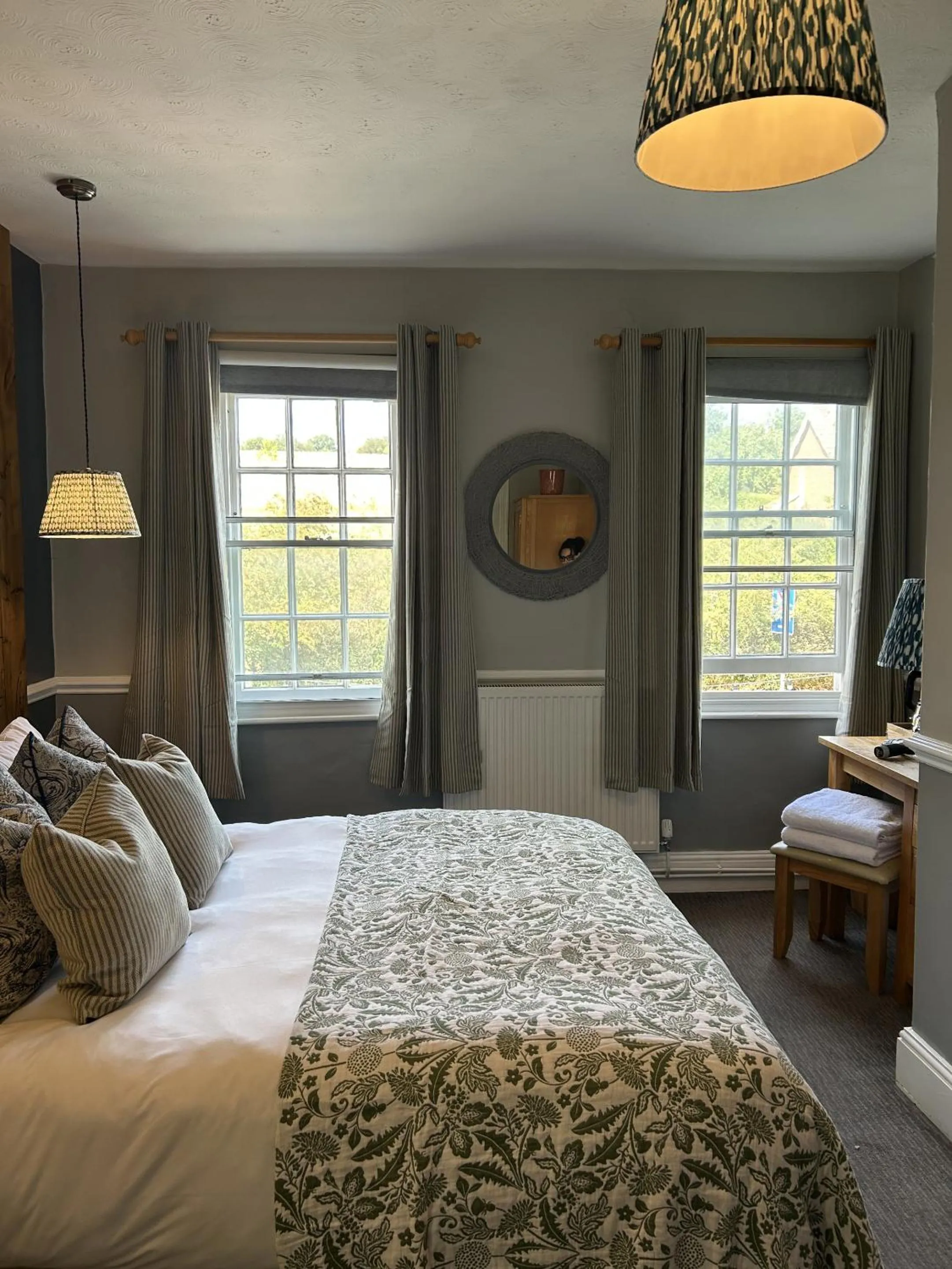 Photo of the whole room, Bed in The Pelican Inn