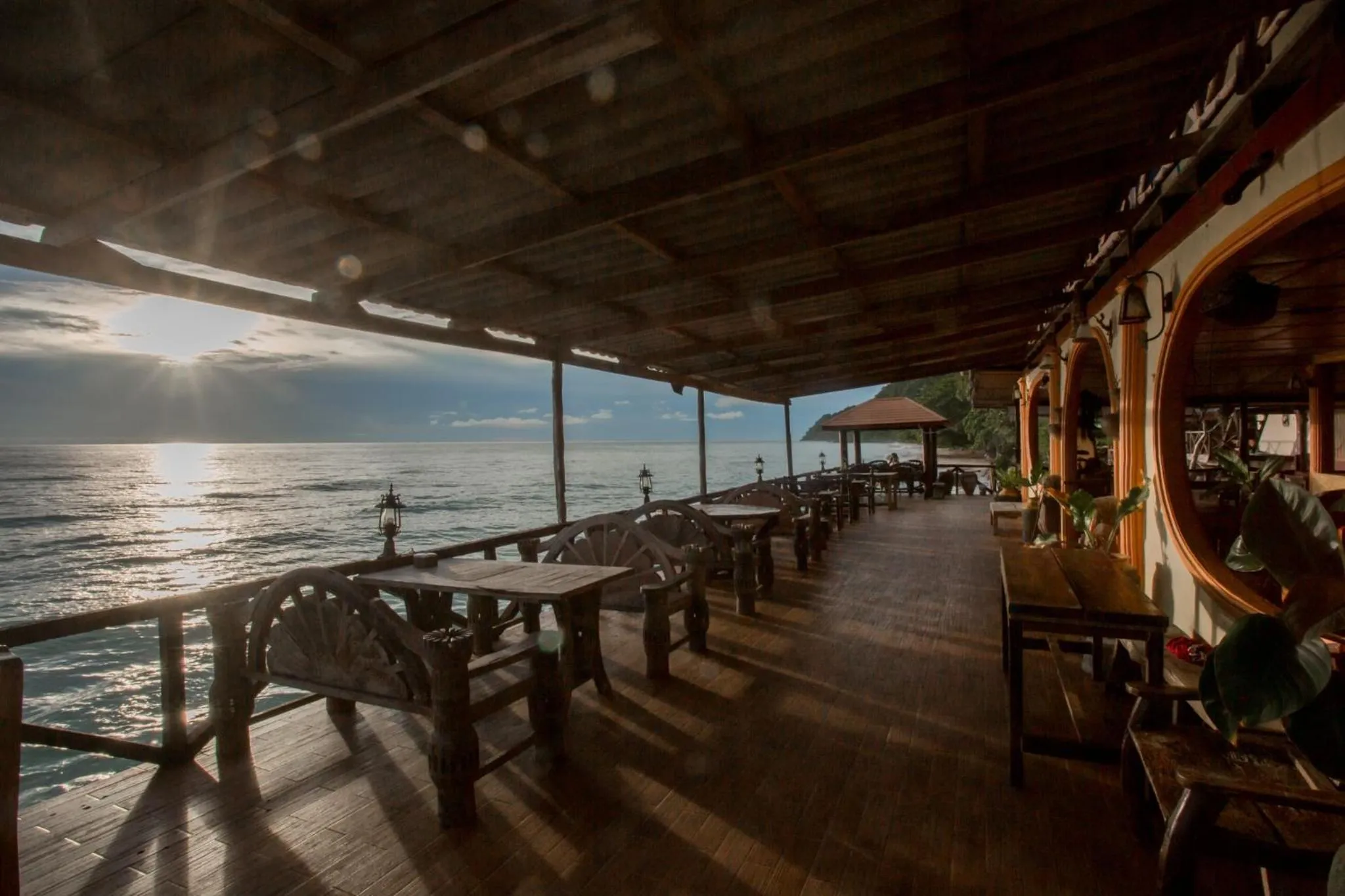 Restaurant/places to eat in Rock sand Resort