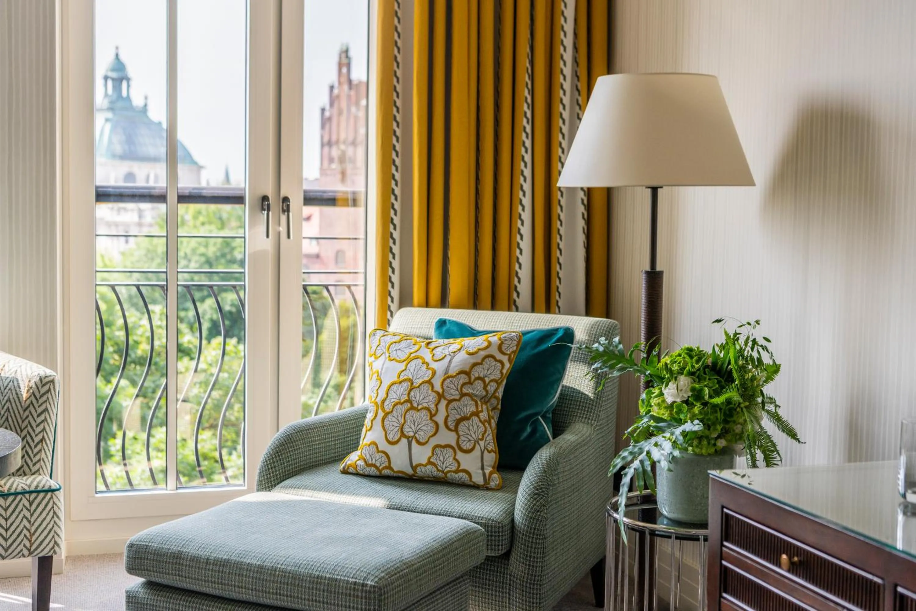 Seating area in Rocco Forte The Charles Hotel