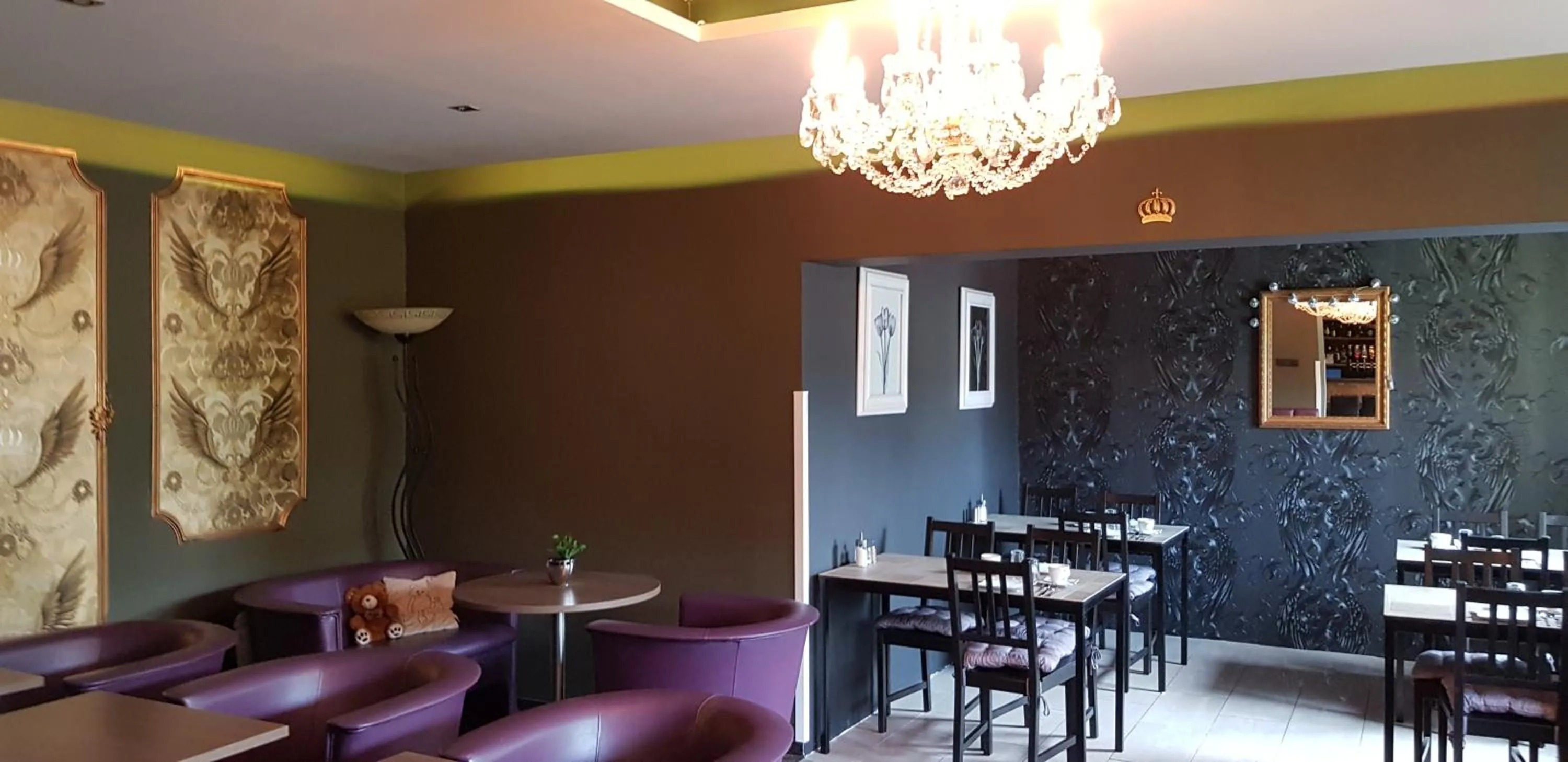 Decorative detail in M-Tourist