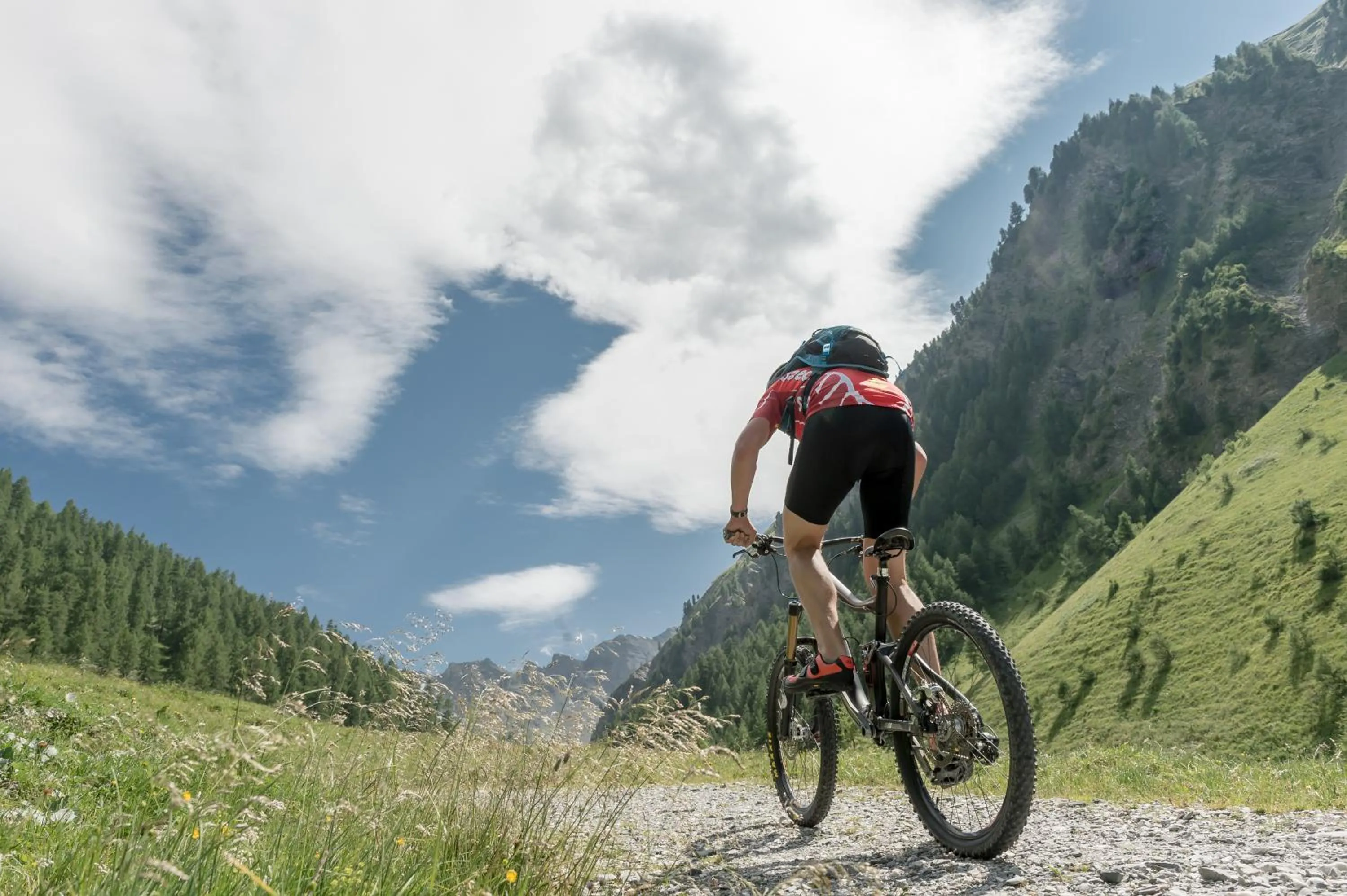 Cycling in Relais & Châteaux Chasa Montana
